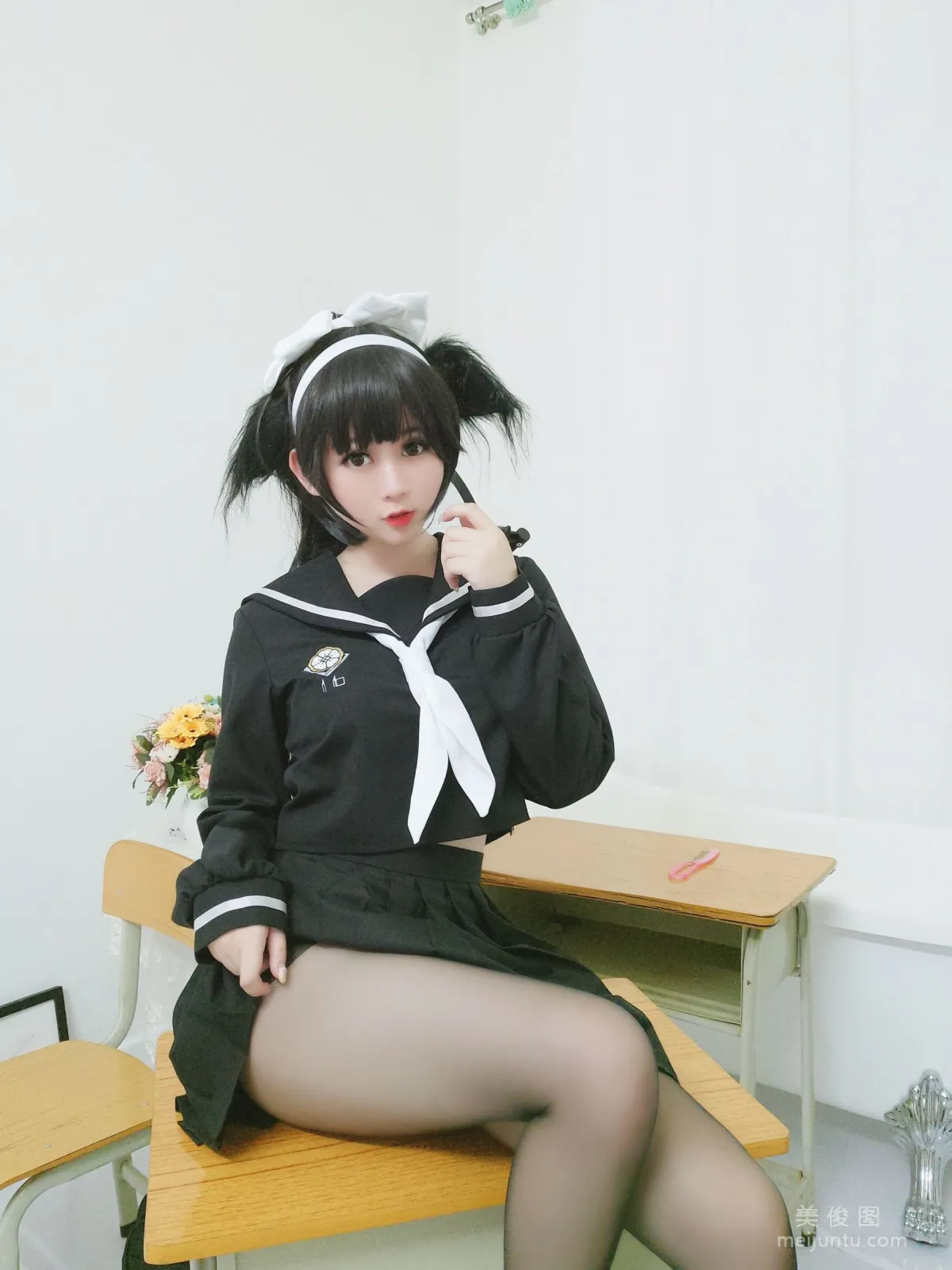 [美女Coser] 是依酱呀 《爱岩》 写真集1