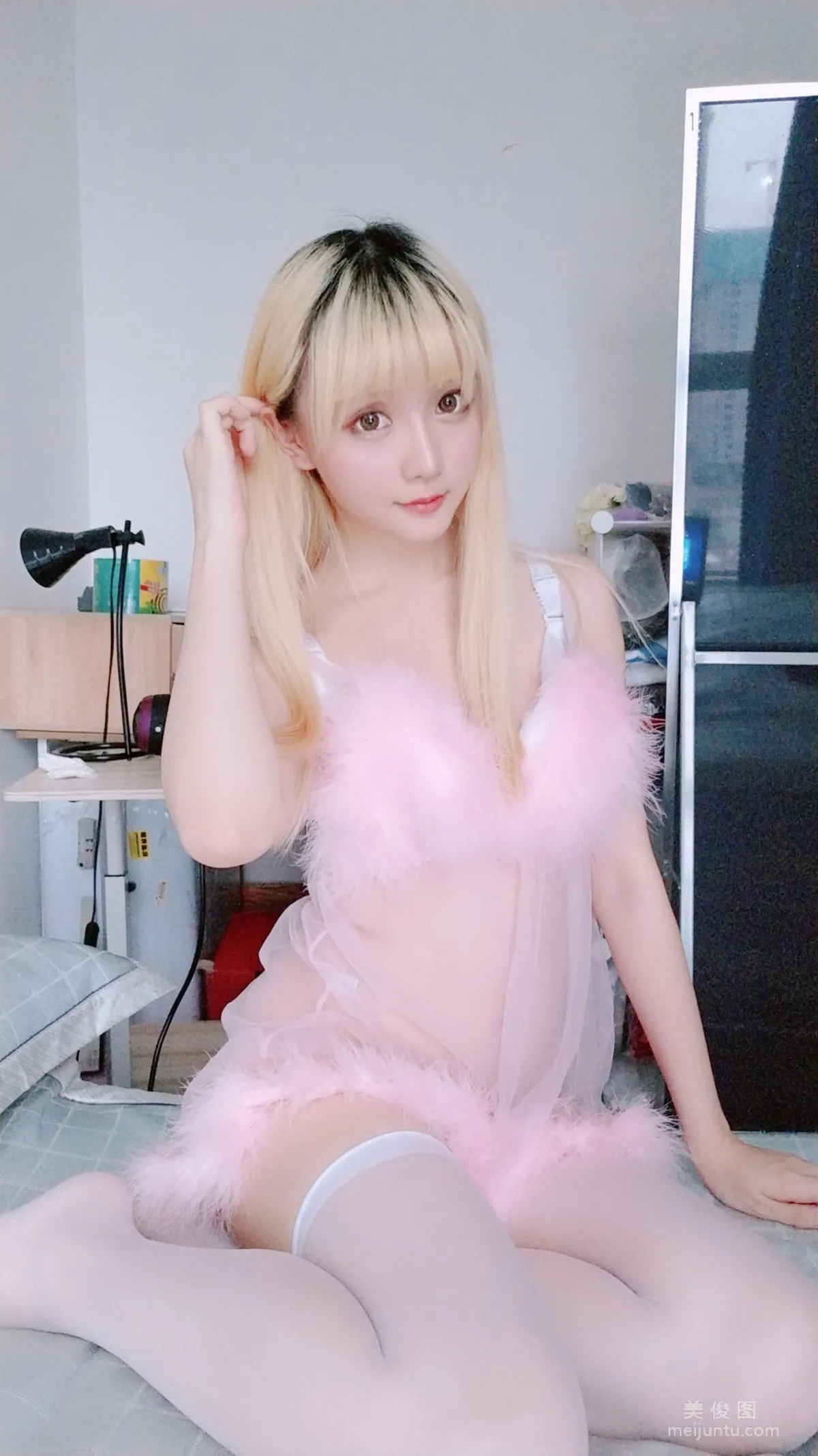 [網紅Coser] 星之遲遲 《粉紅睡衣》 寫真集 53