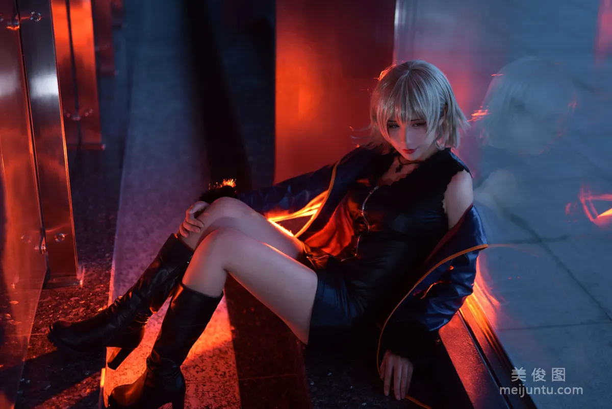 [網紅Coser] 九曲Jean 《黑貞德》 寫真集 11