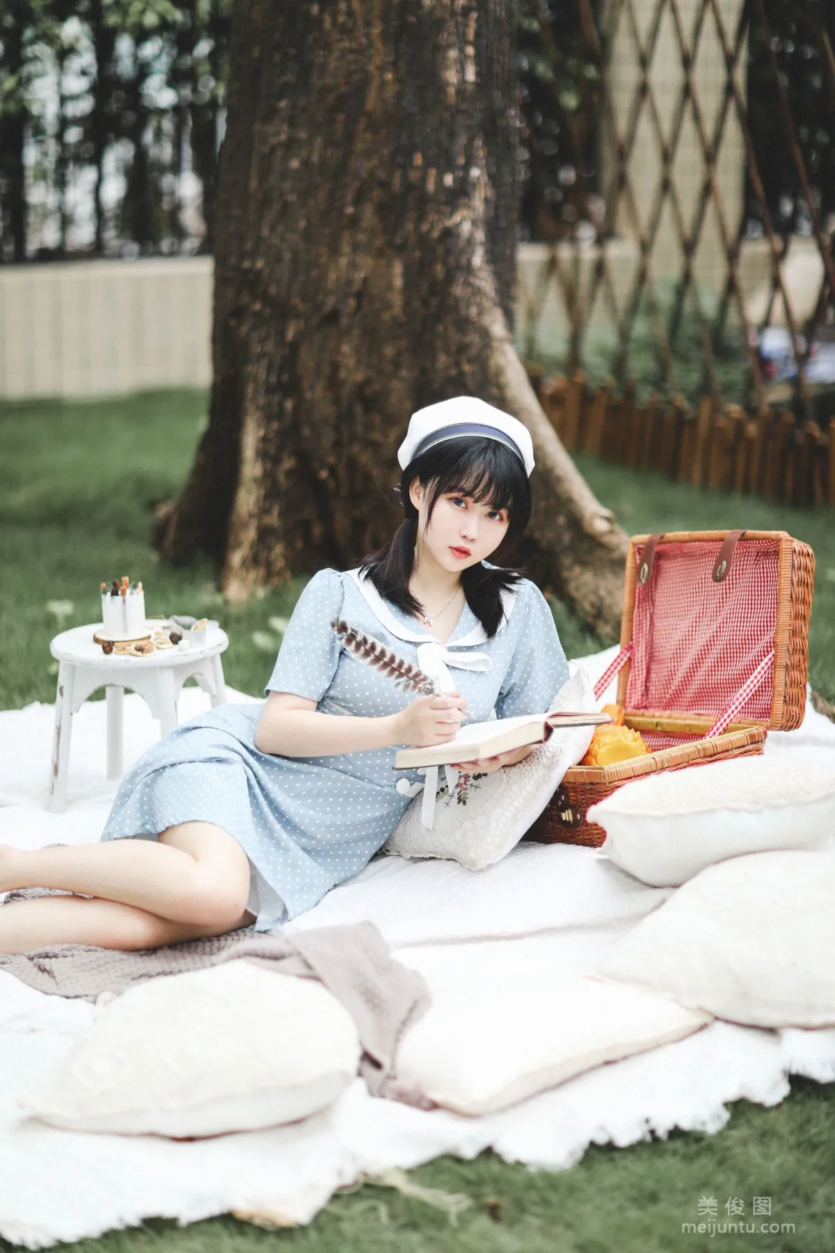 [美女Coser] 是依酱呀 《欧风》 写真集1