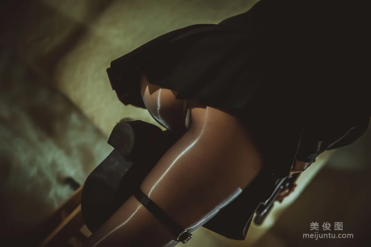 [美女Coser] 起司塊wii 《黑絲足2》 寫真集 21