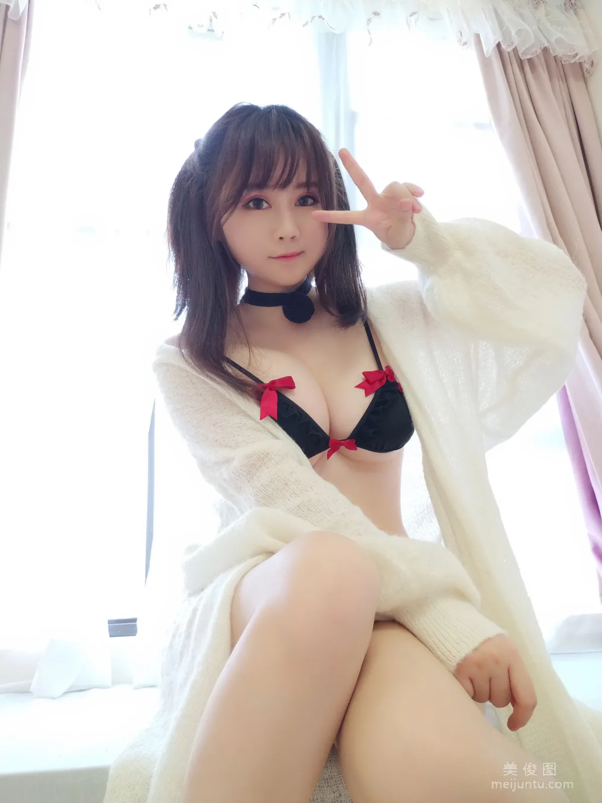 [美女Coser] 是依醬呀 《黑色情趣内衣》 寫真集 15