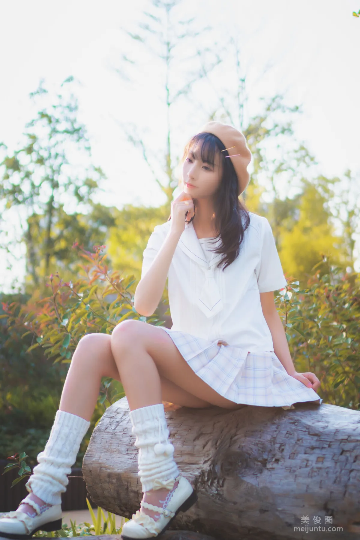 [網紅Coser] 西瓜 《白雲森林》 寫真集 25