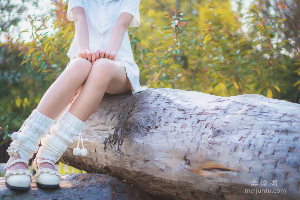 [網紅Coser] 西瓜 《白雲森林》 寫真集 30
