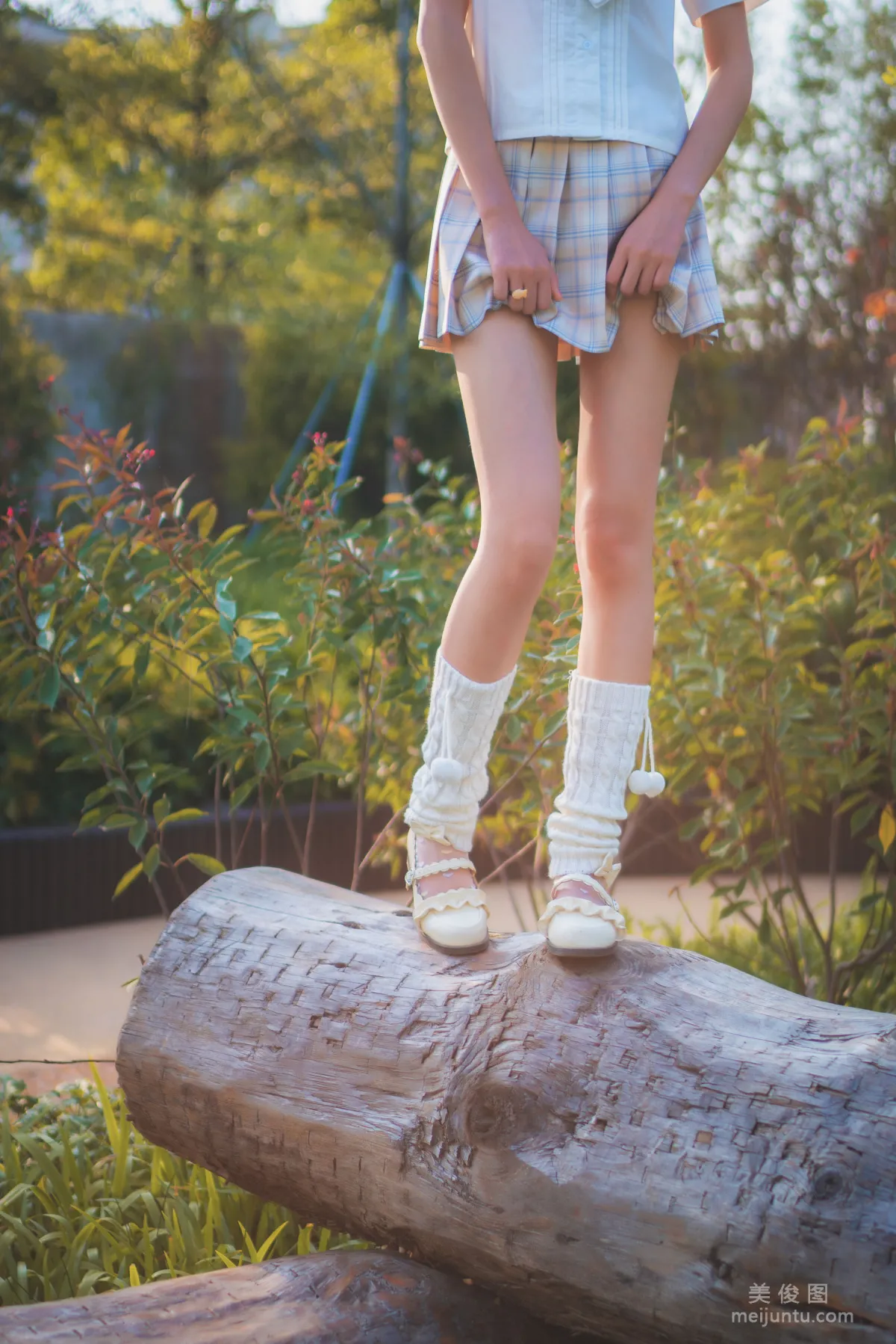 [網紅Coser] 西瓜 《白雲森林》 寫真集 21