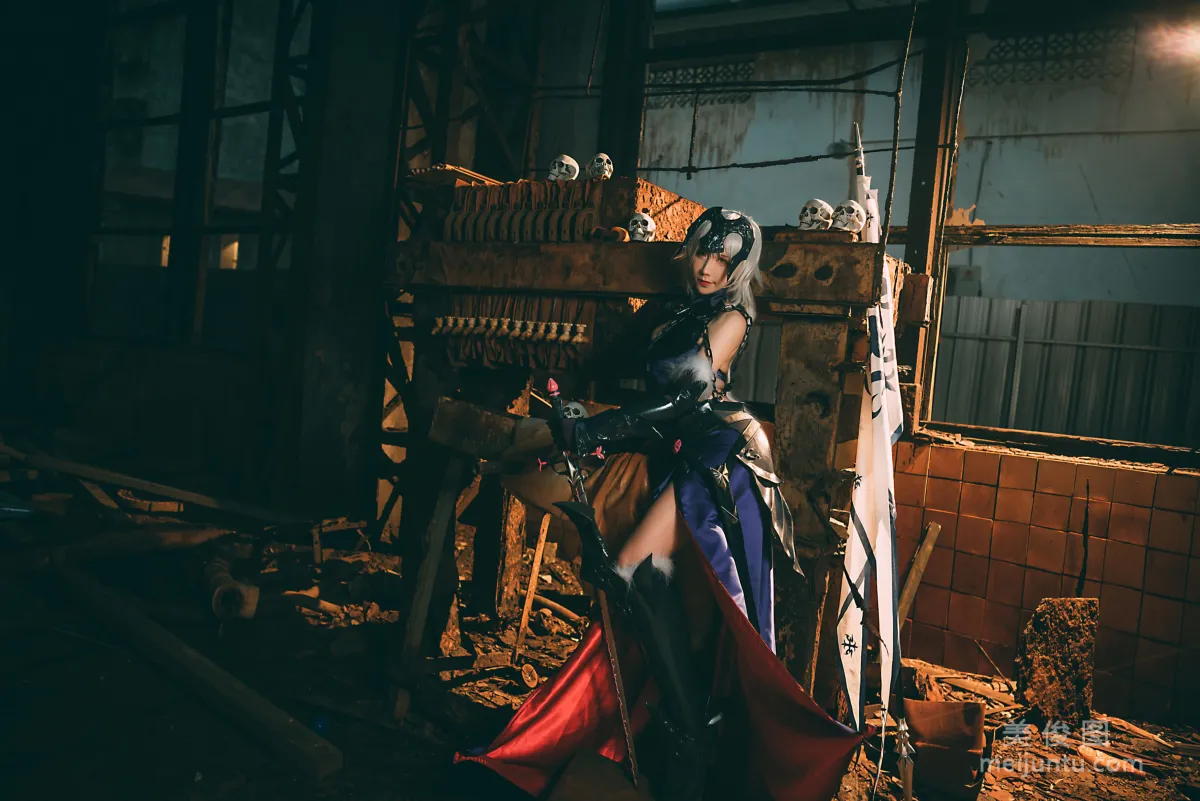 [網紅Coser] 九曲Jean 《黑貞德》 寫真集 6