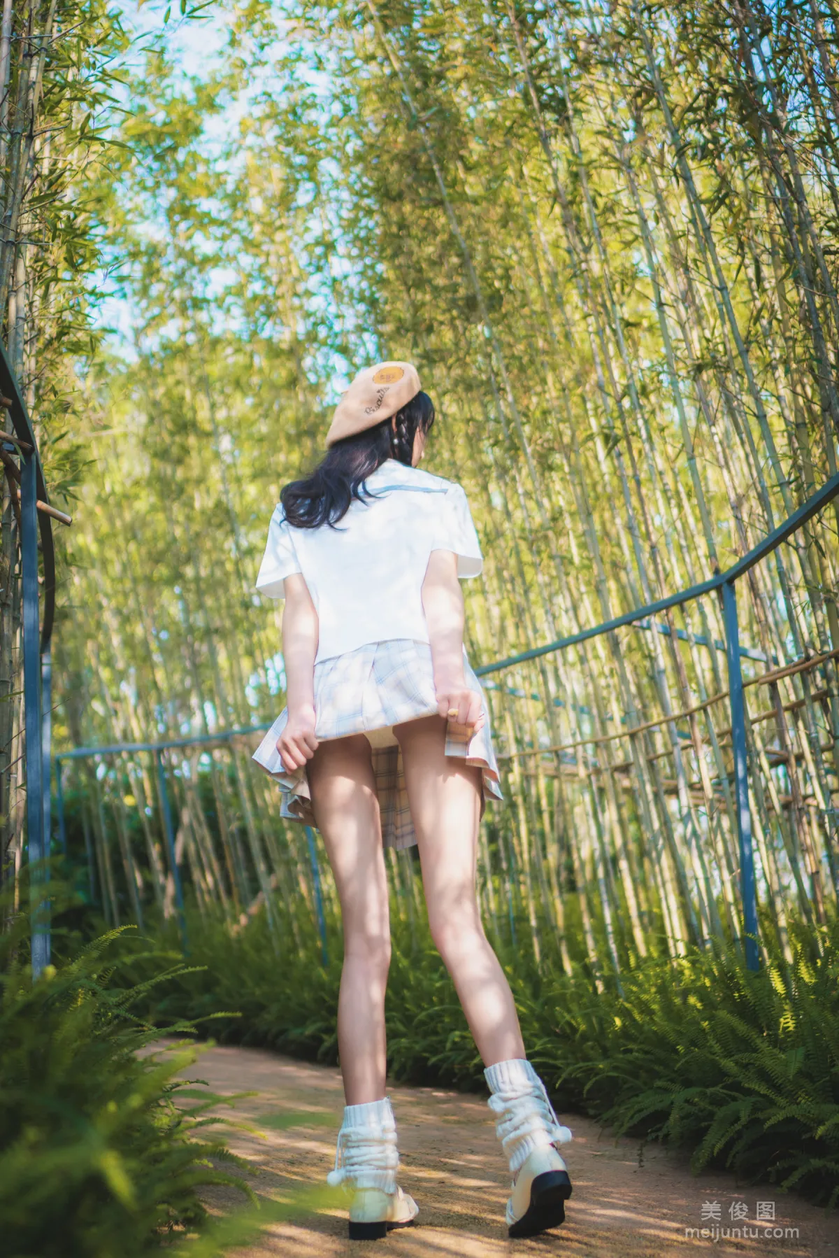 [網紅Coser] 西瓜 《白雲森林》 寫真集 36