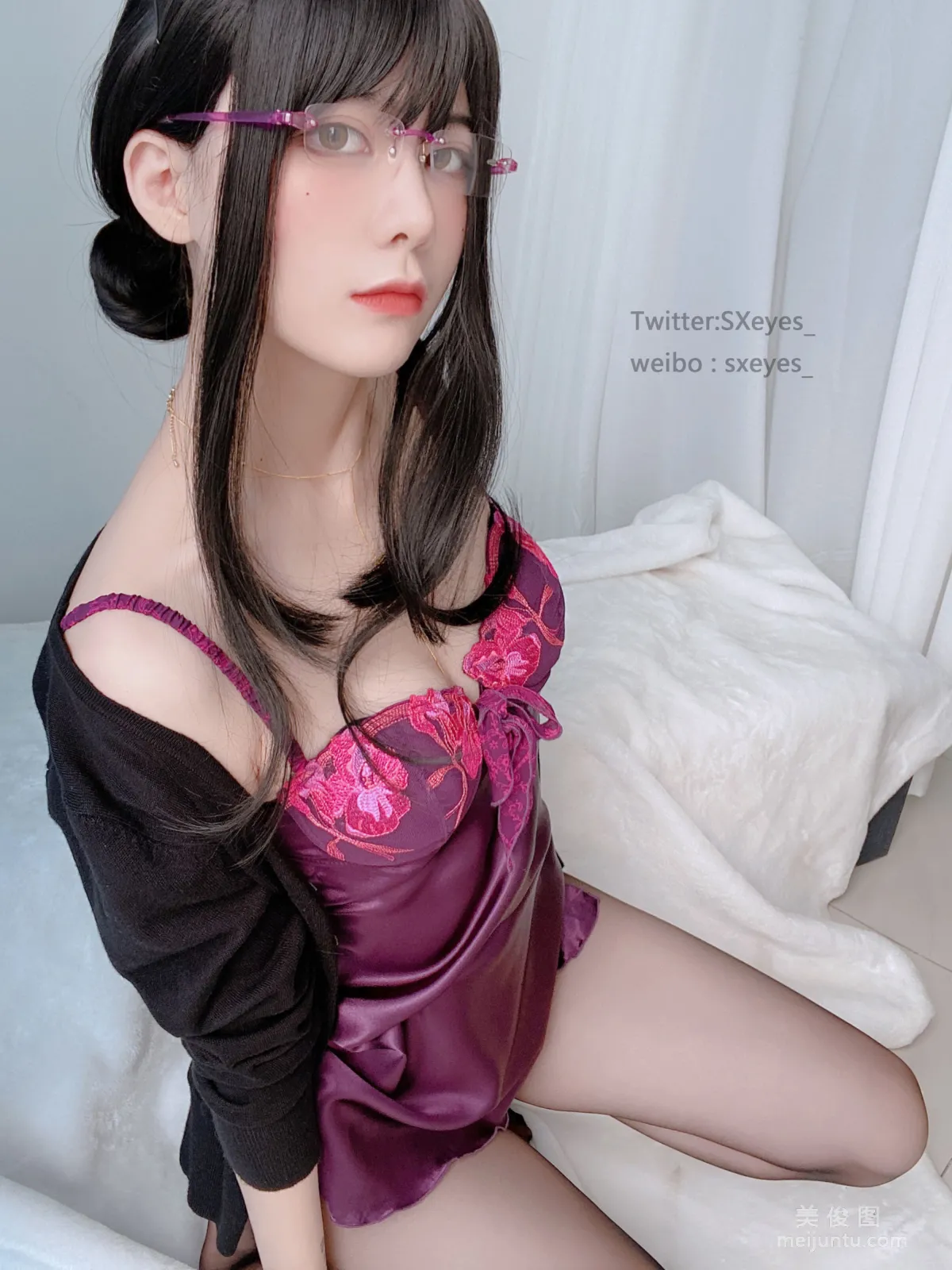 [美女Coser] 眼酱大魔王w 《开档人妻》 写真集10