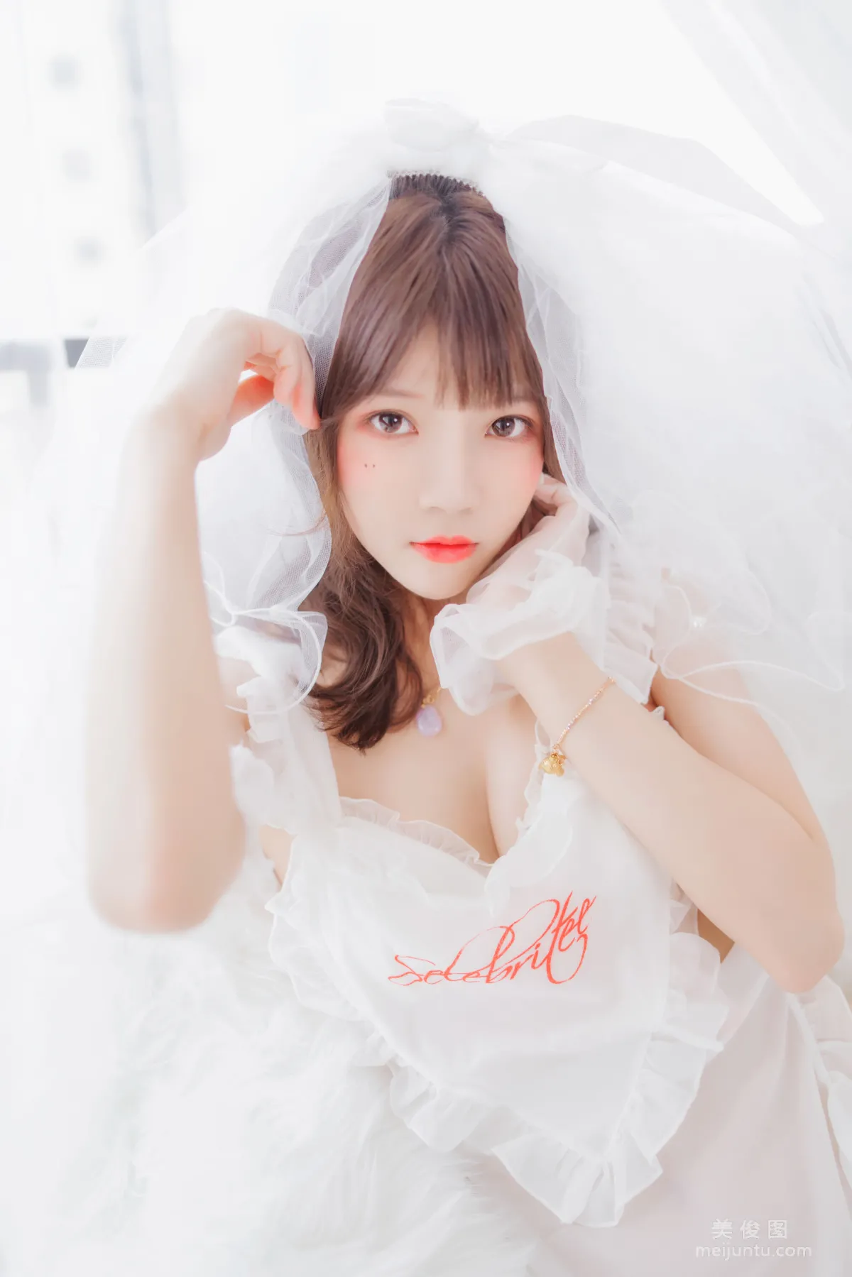 [美女Coser] 桜桃喵 《輕紗01》 寫真集 16