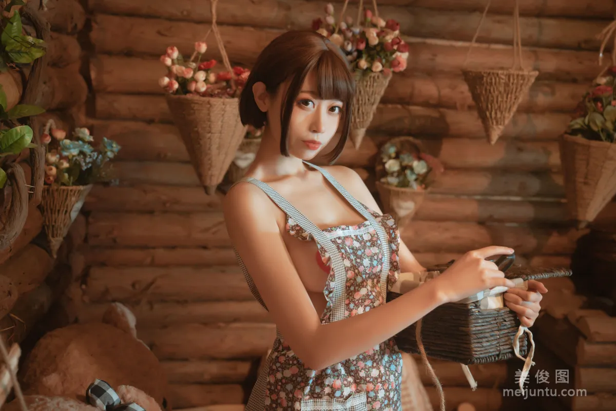 奈汐醬nice 《勤勞的老闆娘》 寫真集 12