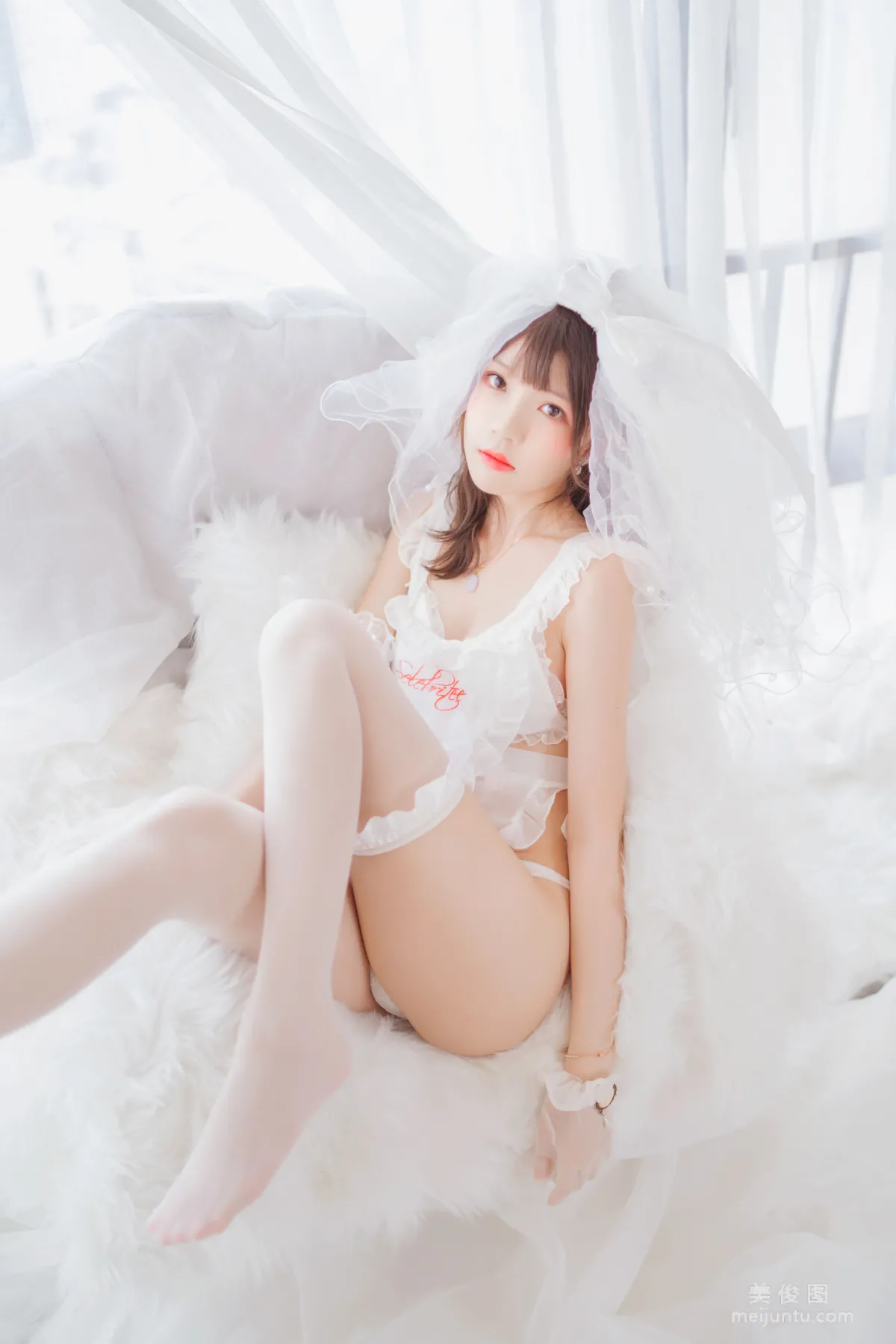 [美女Coser] 桜桃喵 《輕紗01》 寫真集 17