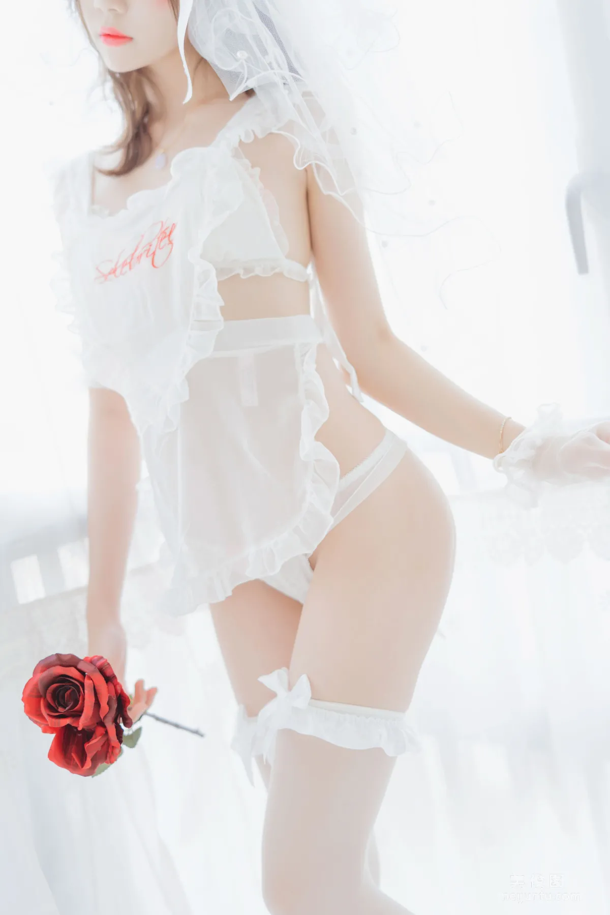 [美女Coser] 桜桃喵 《輕紗01》 寫真集 26