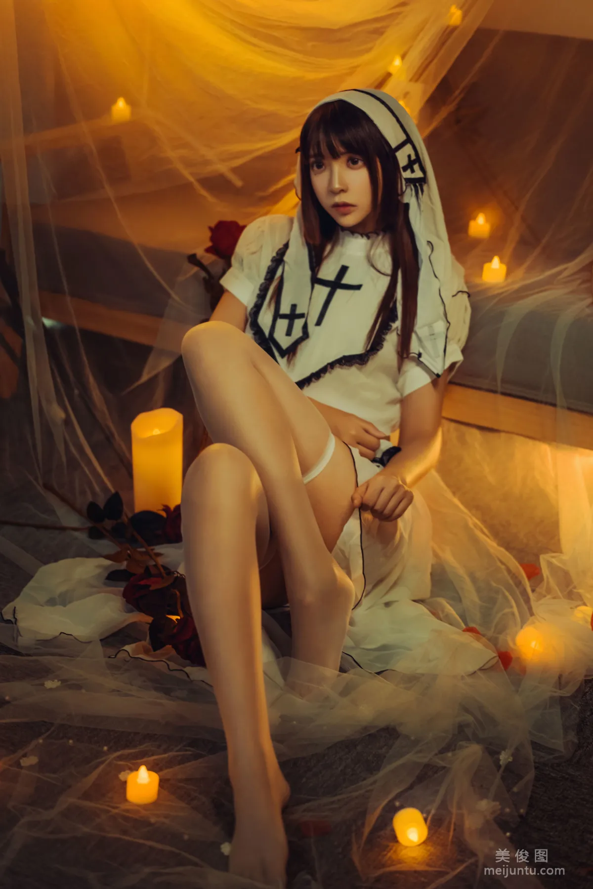 [網紅Coser] 瘋貓ss 《黃昏修女》 寫真集 13