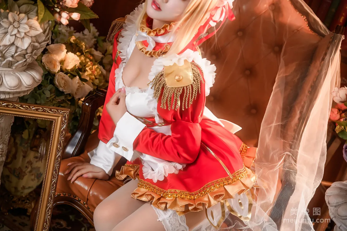 美女Coser羽生三未 《尼禄》 写真集3
