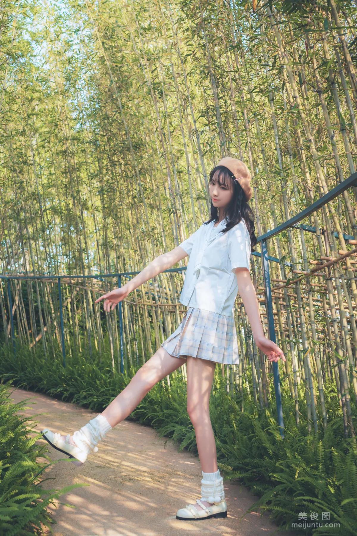 [网红Coser] 西瓜 《白云森林》 写真集6