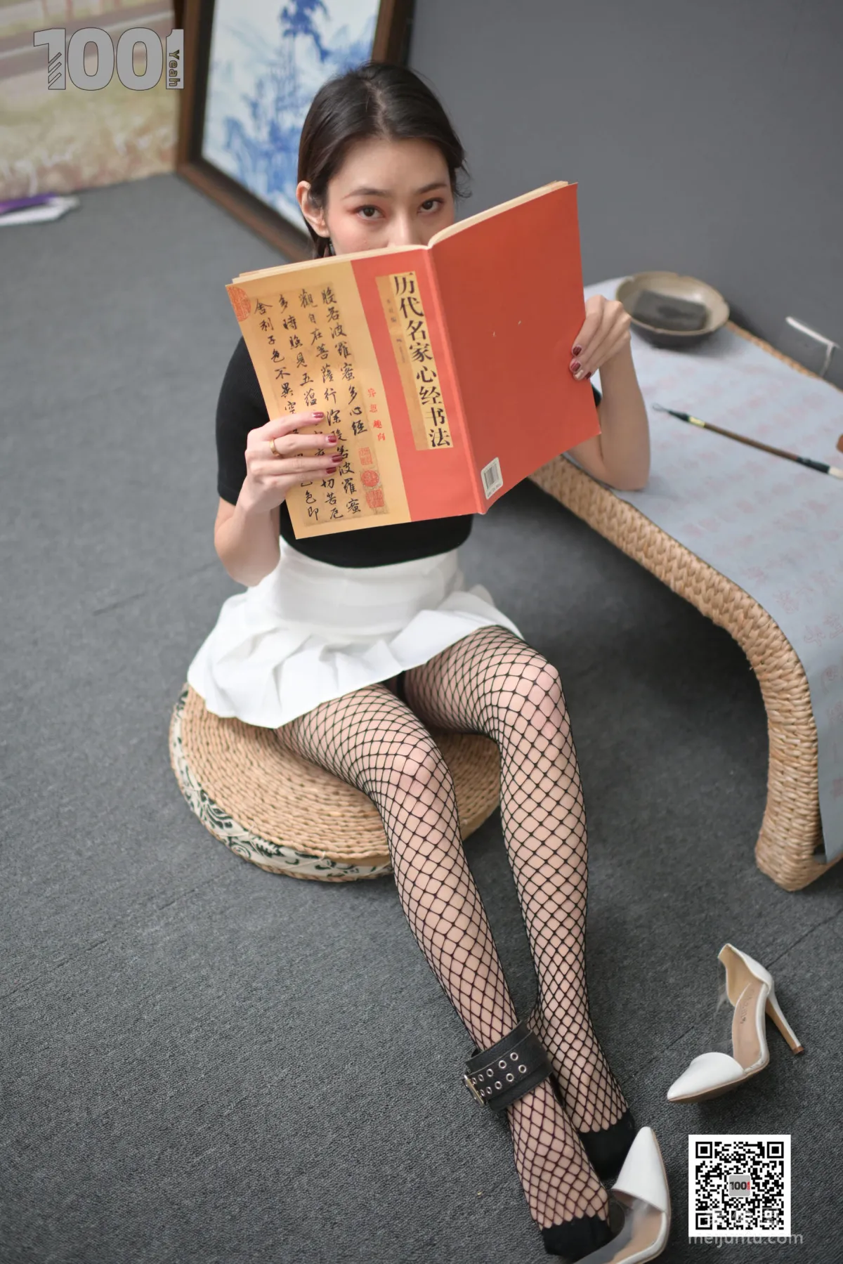 [IESS一千零一夜] 模特：真真《被囚禁在家里练字2》 网袜美脚写真集8