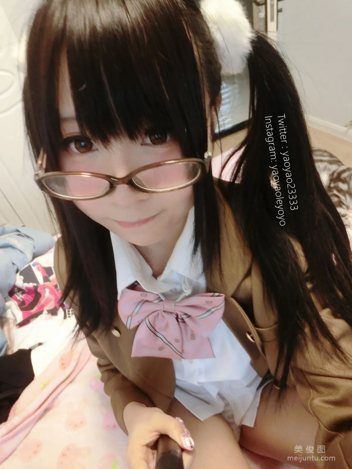 [美女Coser] 搖搖樂yoyo 《裸足》 寫真集 34