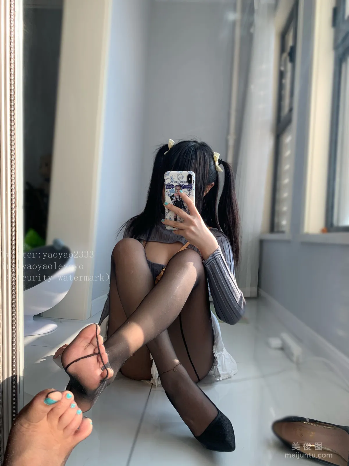 Coser搖搖樂yoyo 《黑絲美少女》 寫真集 22