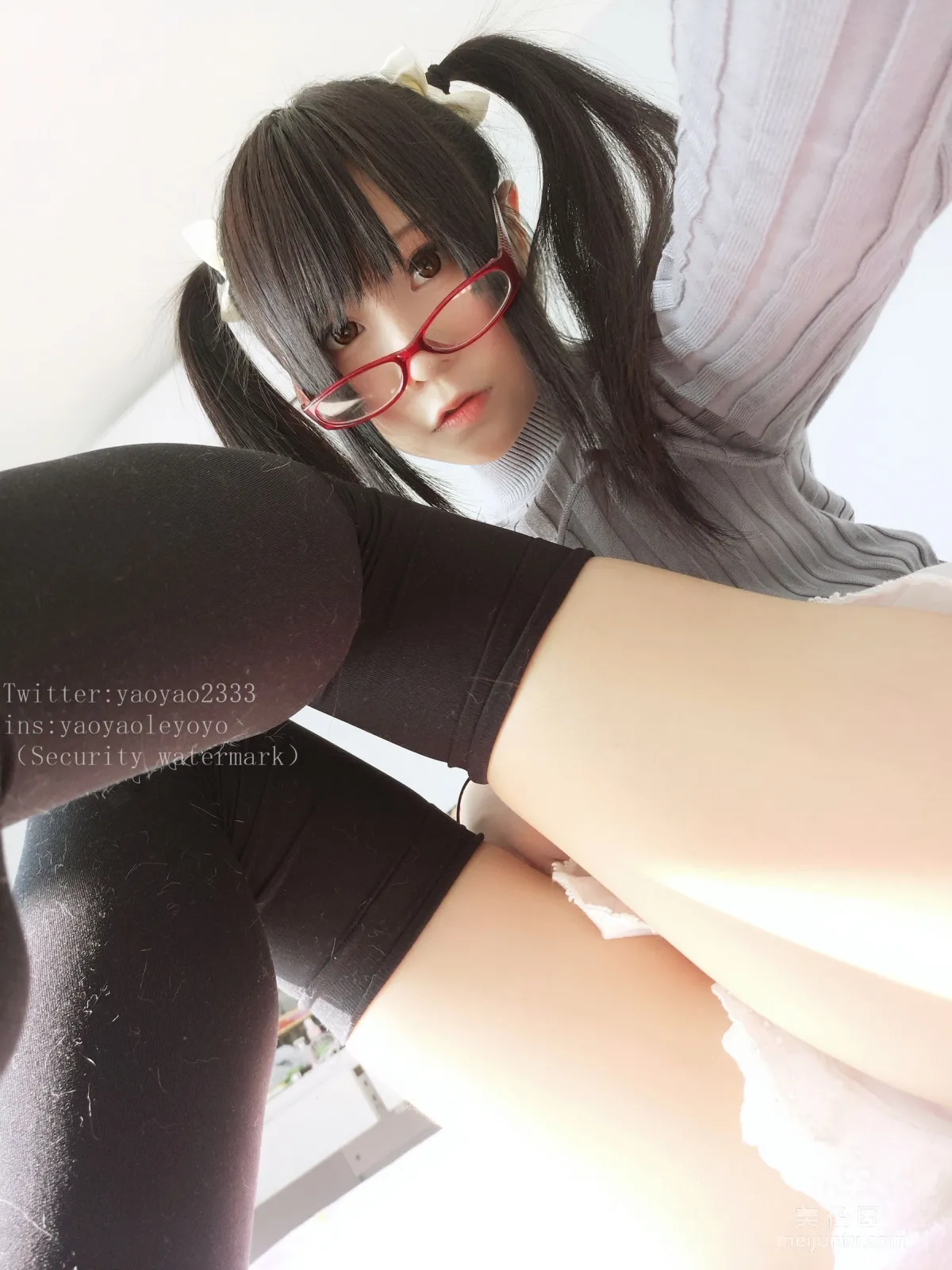 Coser搖搖樂yoyo 《黑絲美少女》 寫真集 31