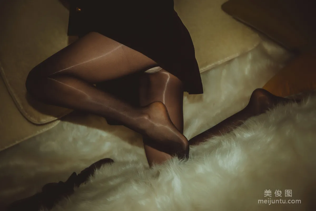 [美女Coser] 起司塊wii 《黑絲足2》 寫真集 71