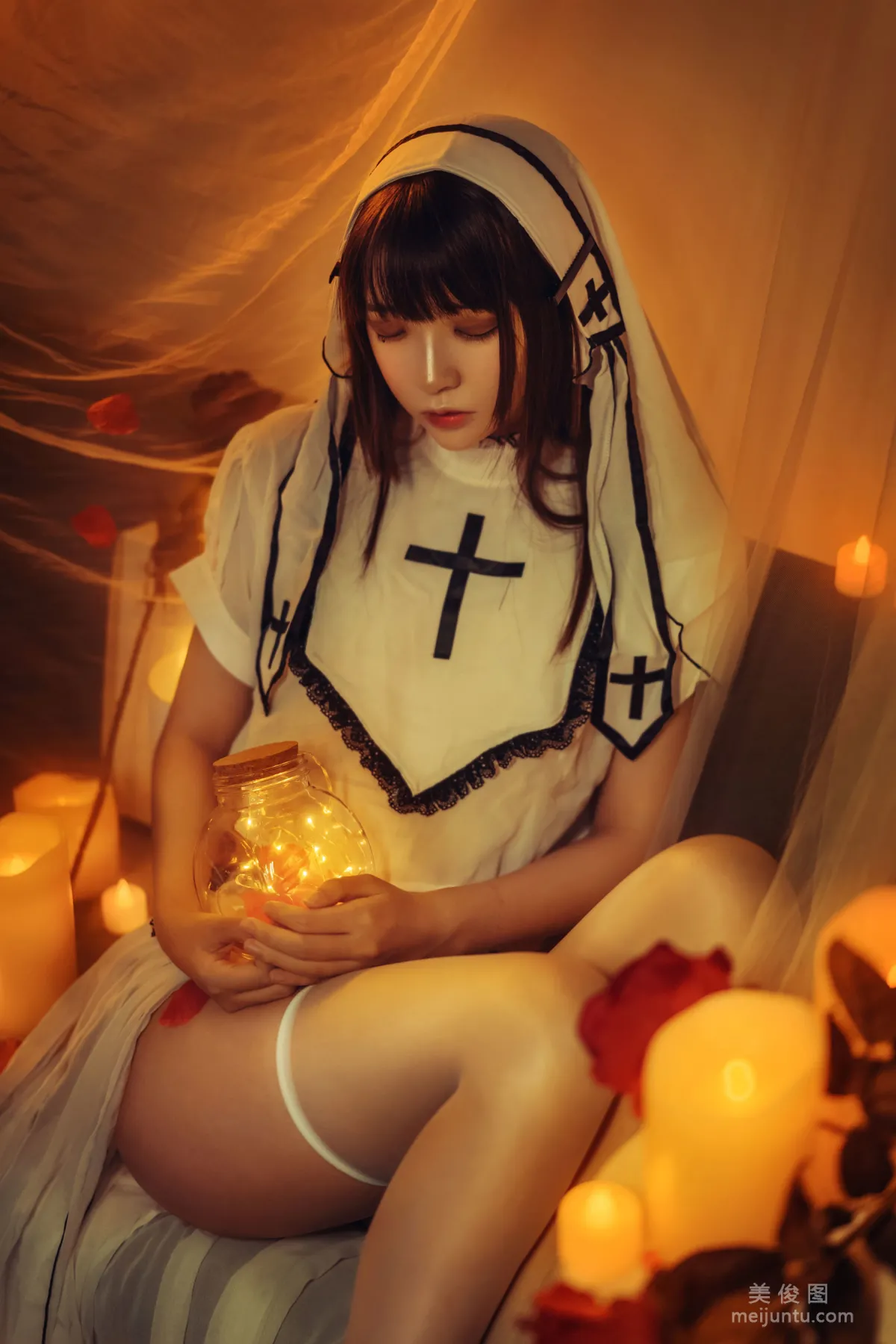 [網紅Coser] 瘋貓ss 《黃昏修女》 寫真集 4