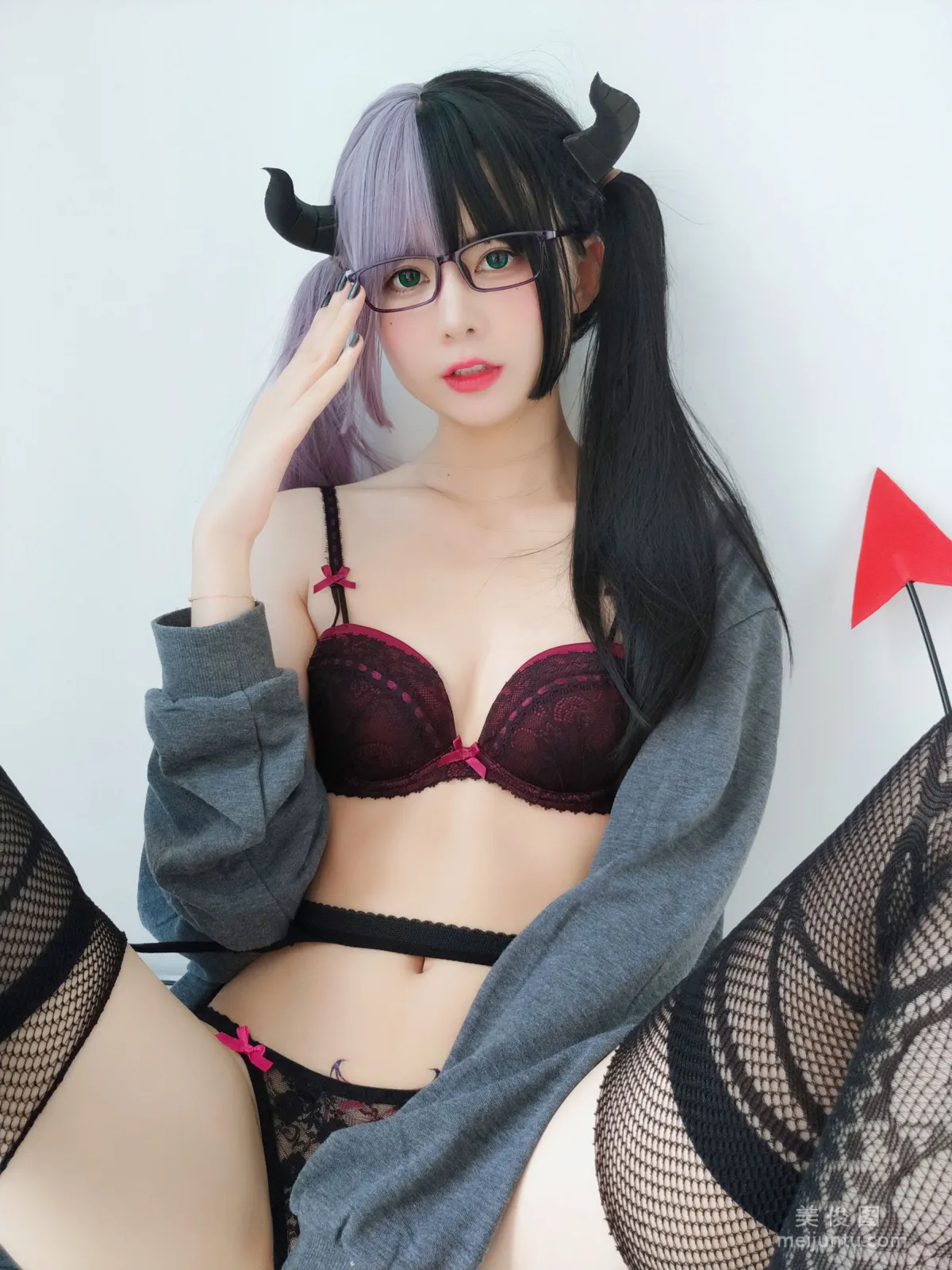 [美女Coser] 眼醬大魔王w 《黑色情趣網襪》 寫真集 7