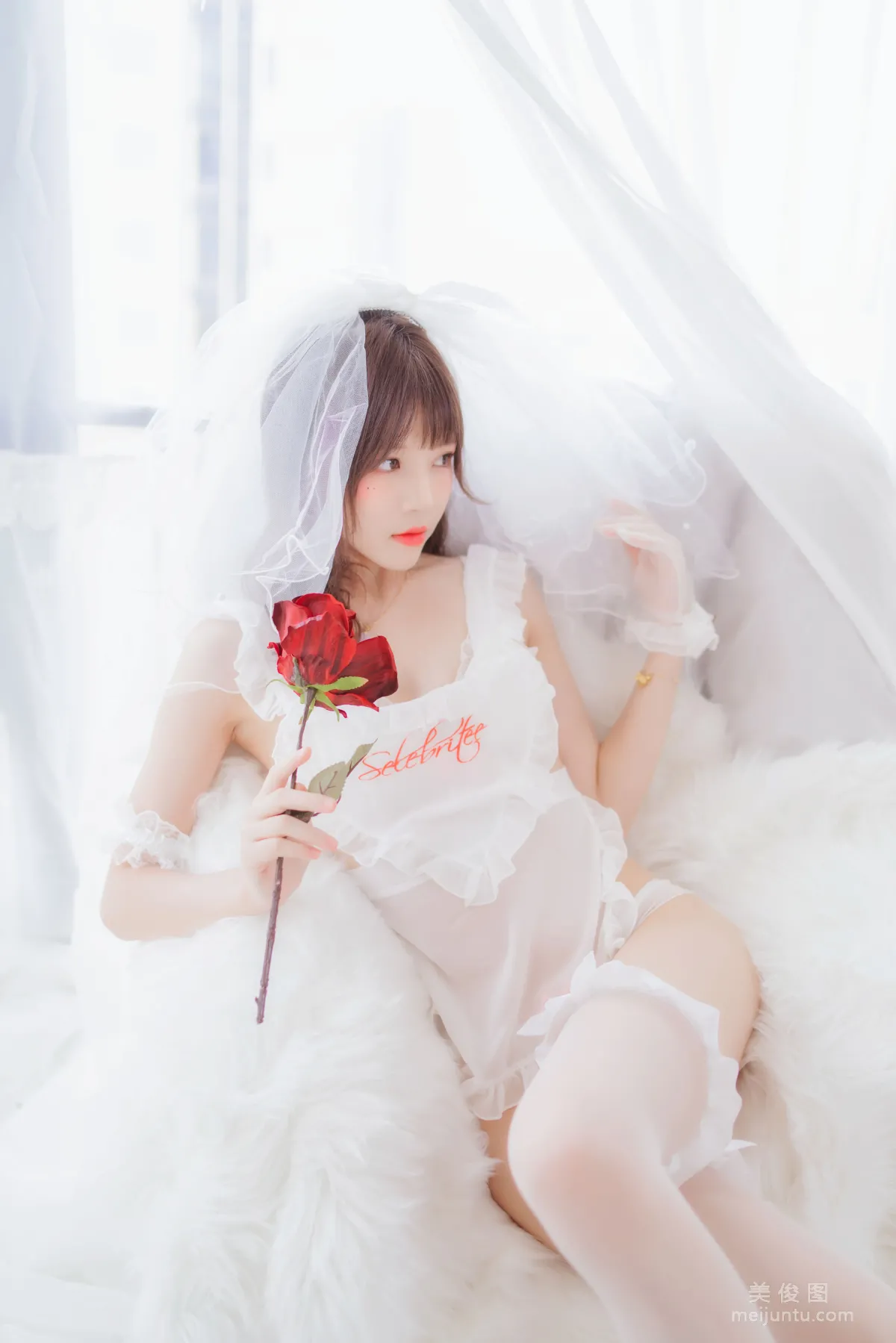 [美女Coser] 桜桃喵 《輕紗01》 寫真集 14