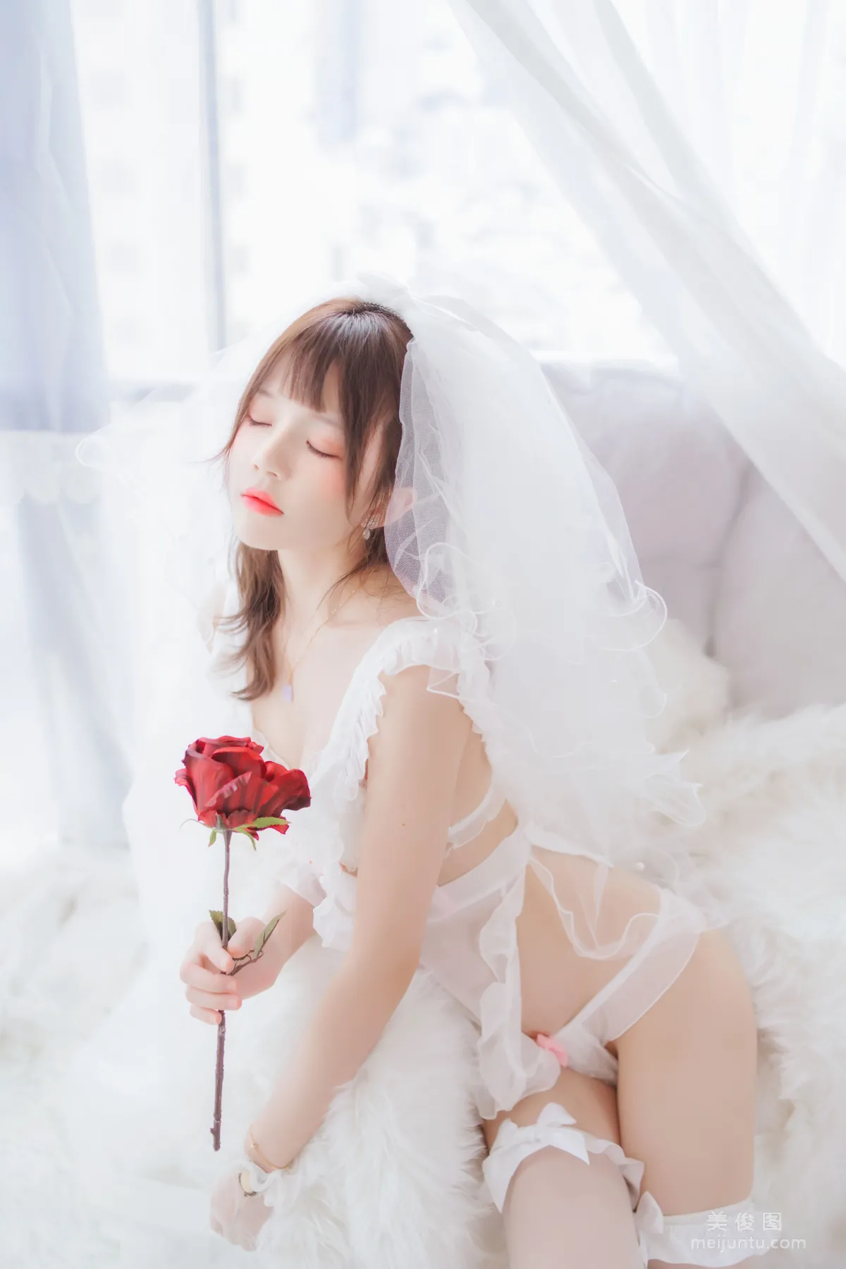 [美女Coser] 桜桃喵 《輕紗01》 寫真集 13