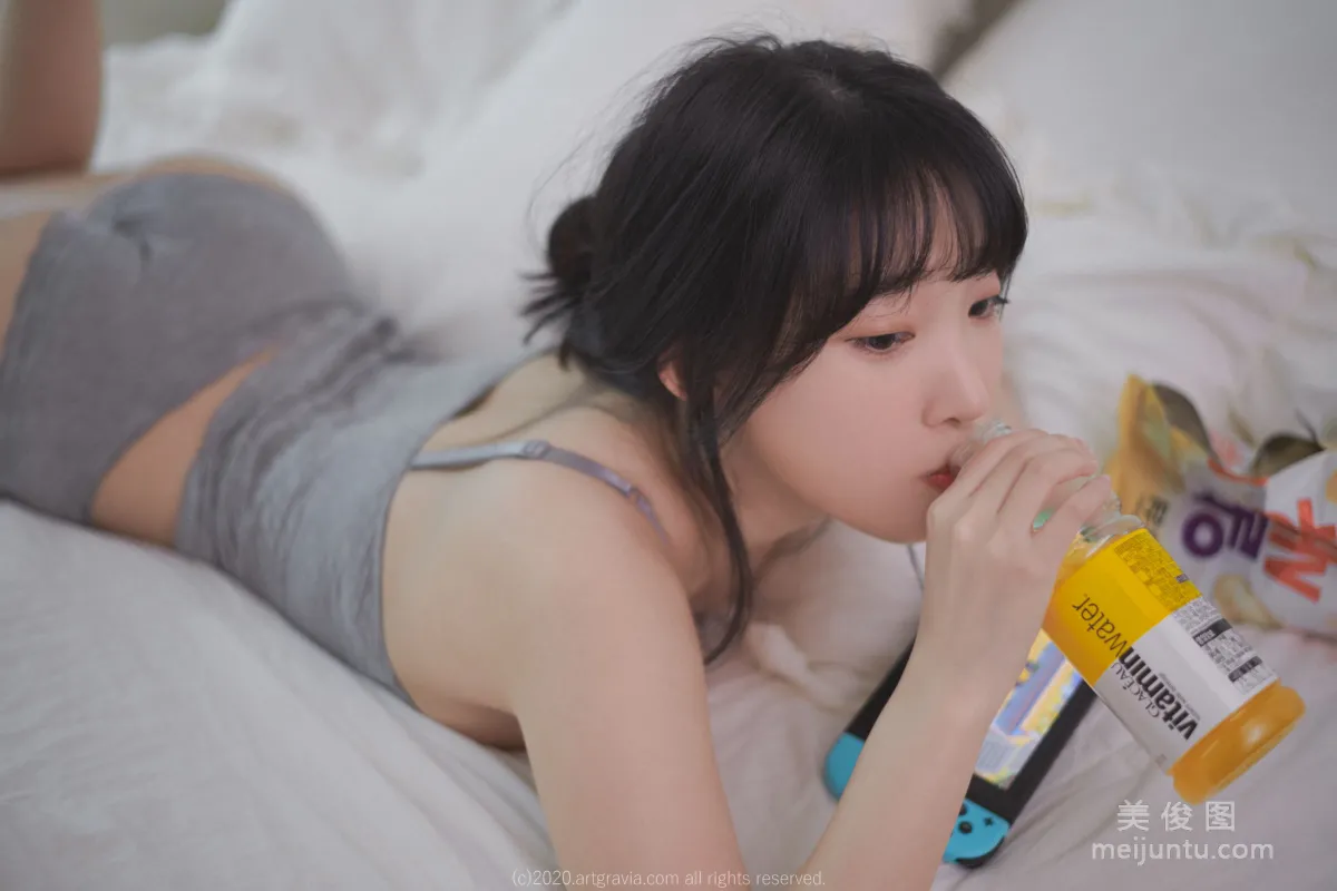 姜仁卿 《巨乳吊帶背心少女》 [ARTGRAVIA] VOL.161 寫真集 32