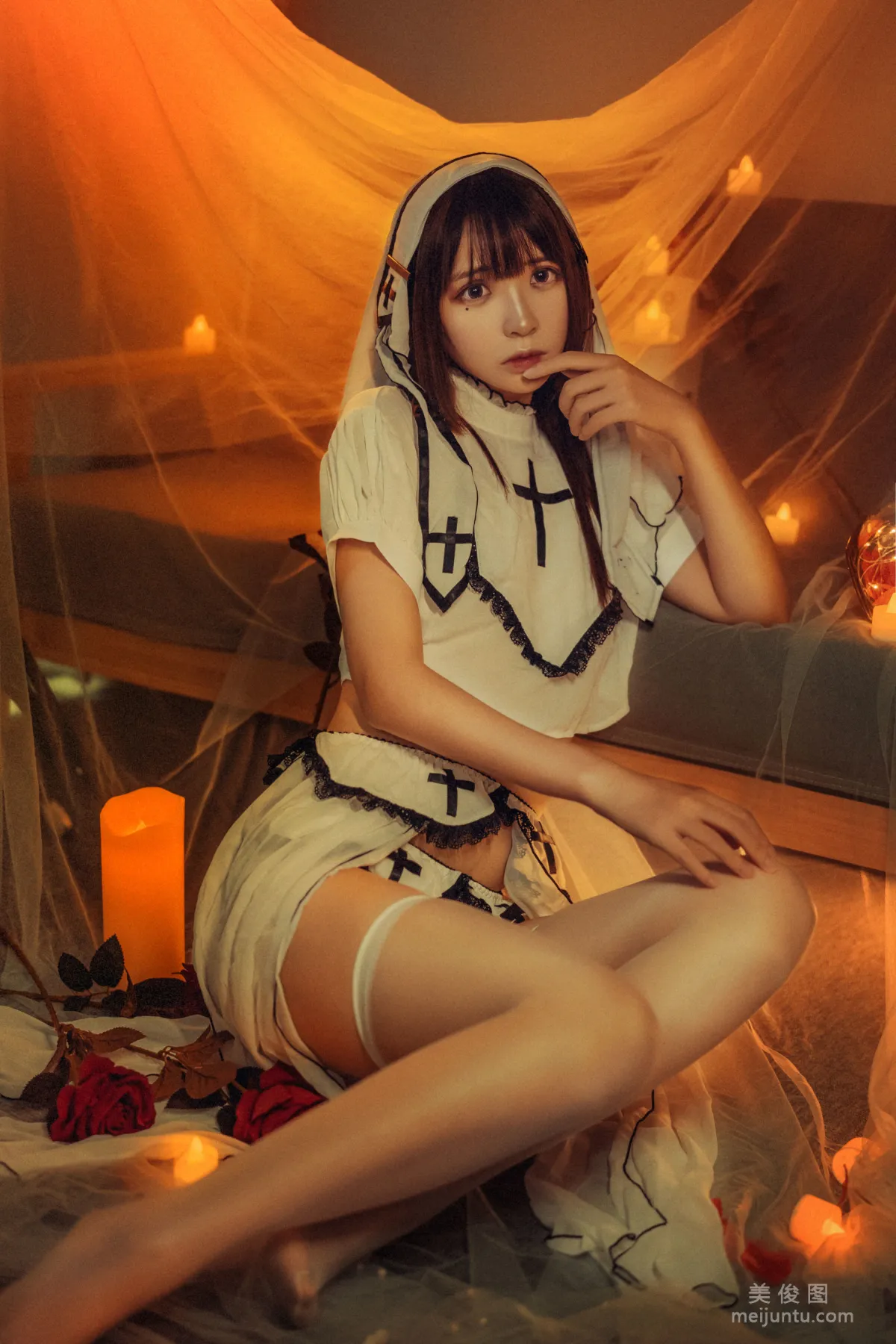 [網紅Coser] 瘋貓ss 《黃昏修女》 寫真集 8