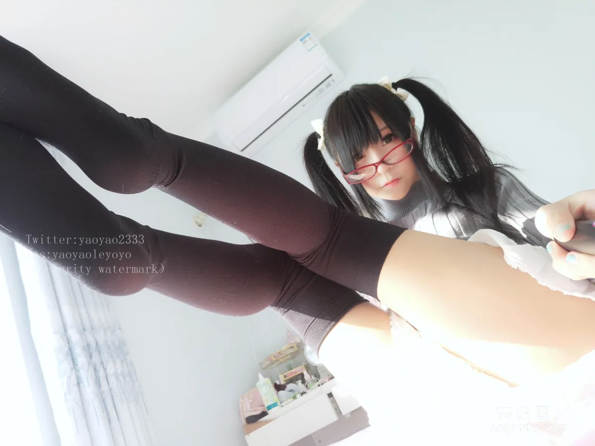 Coser搖搖樂yoyo 《黑絲美少女》 寫真集 34