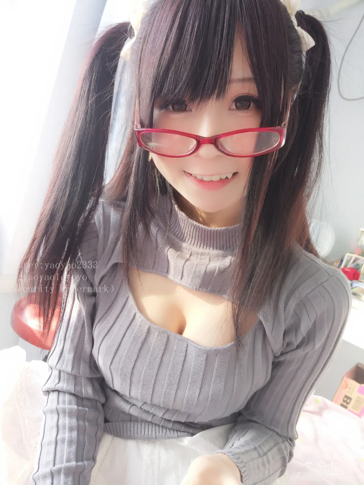 Coser搖搖樂yoyo 《黑絲美少女》 寫真集 43