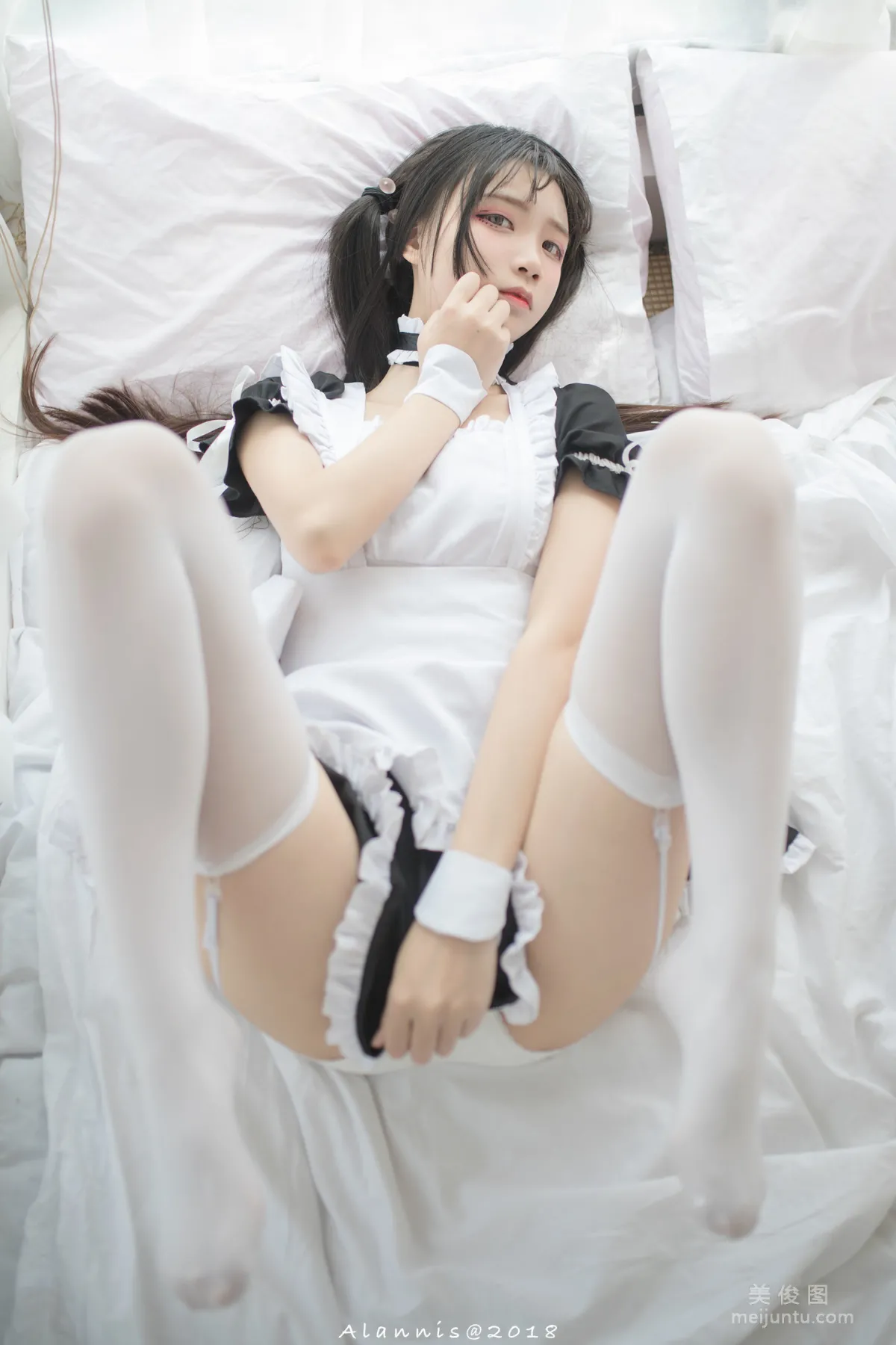 [美女Coser] 五更百鬼 《女仆》 写真集1