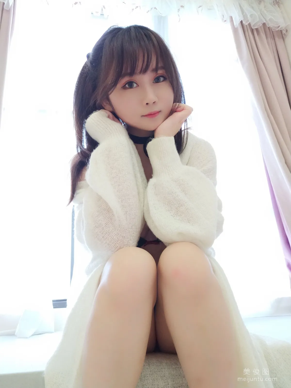 [美女Coser] 是依醬呀 《黑色情趣内衣》 寫真集 17