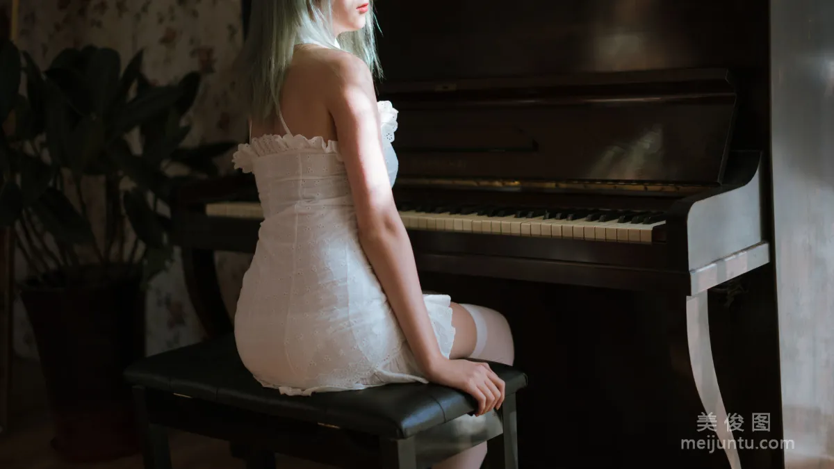 [網紅Coser] Akisoso秋楚楚 《複古》 寫真集 8