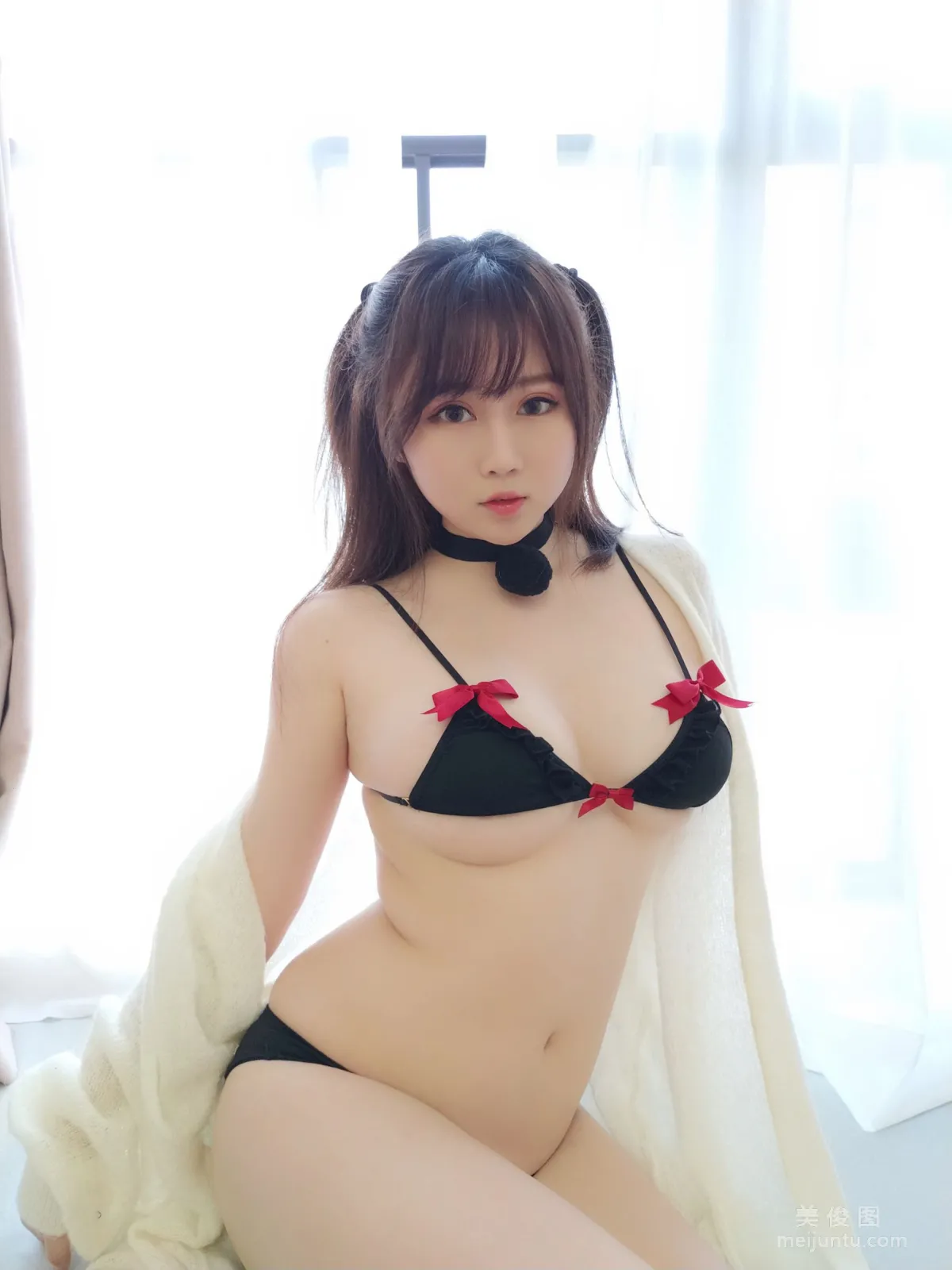 [美女Coser] 是依醬呀 《黑色情趣内衣》 寫真集 6