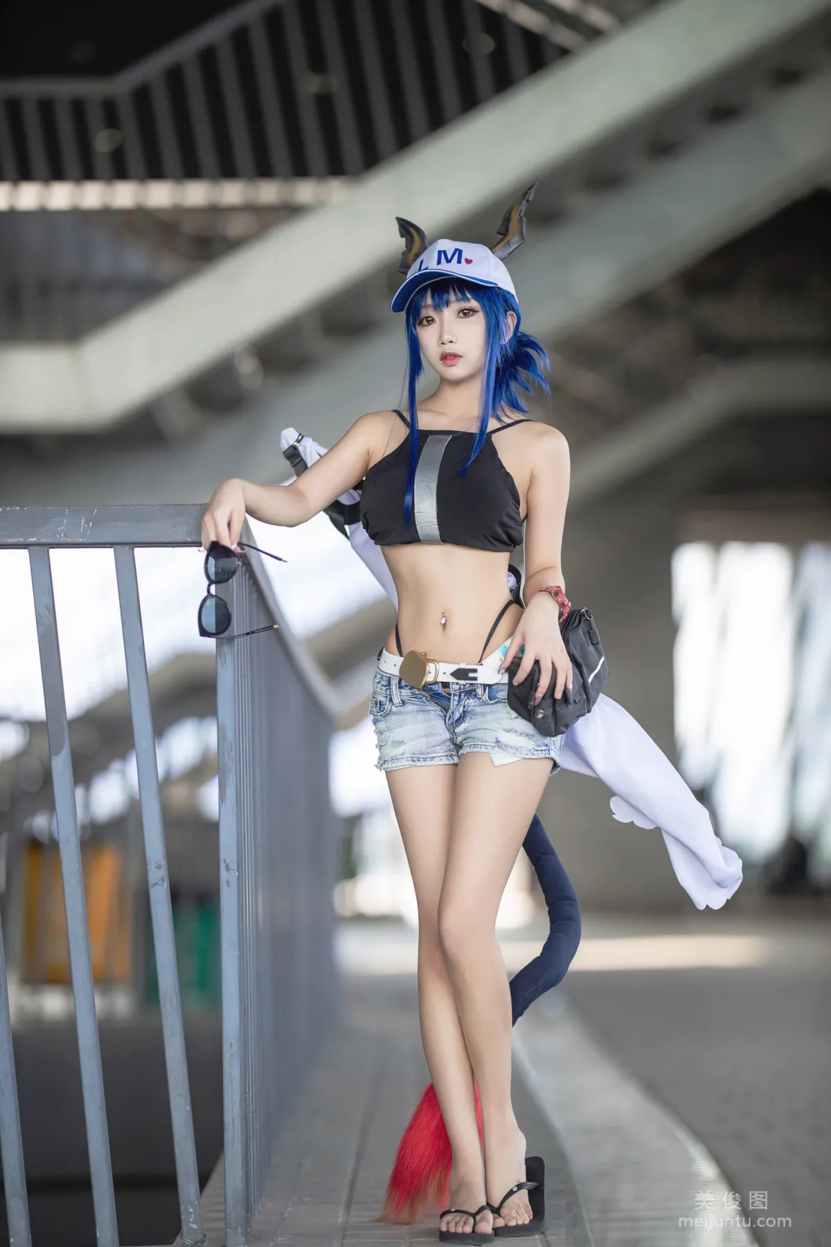 [美女Coser] 鬼畜瑶 《女游客c》 写真集1