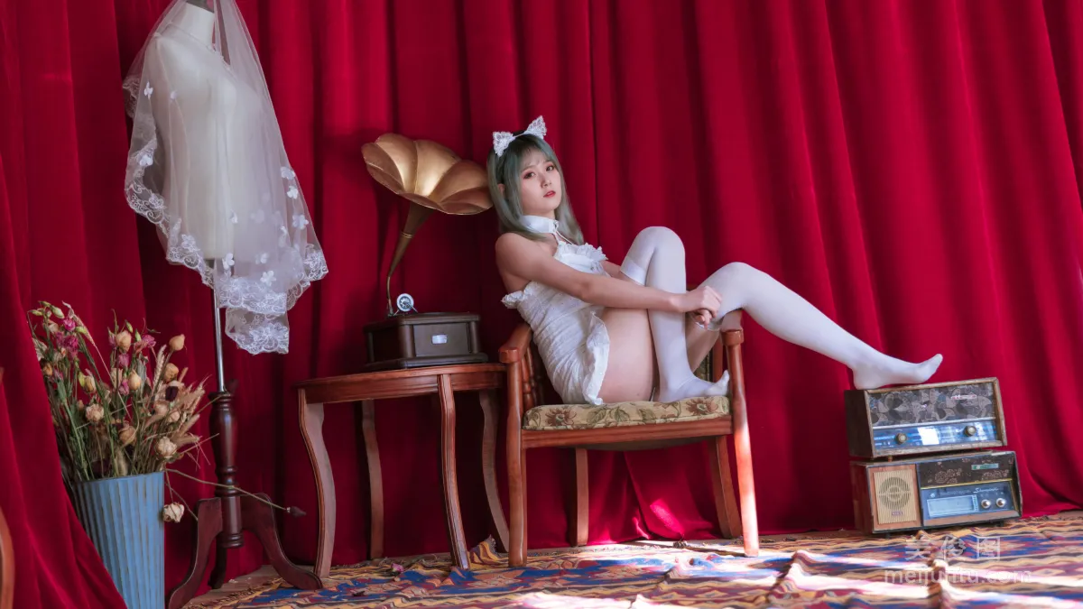 [網紅Coser] Akisoso秋楚楚 《複古》 寫真集 24