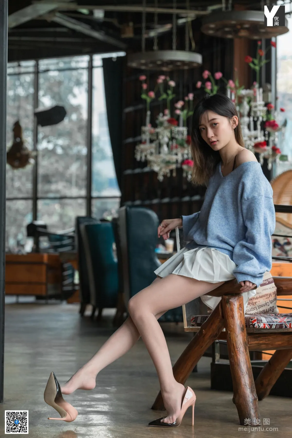 [IESS異思趣向] 模特：秋秋《百褶裙少女》 肉絲高跟寫真集 50