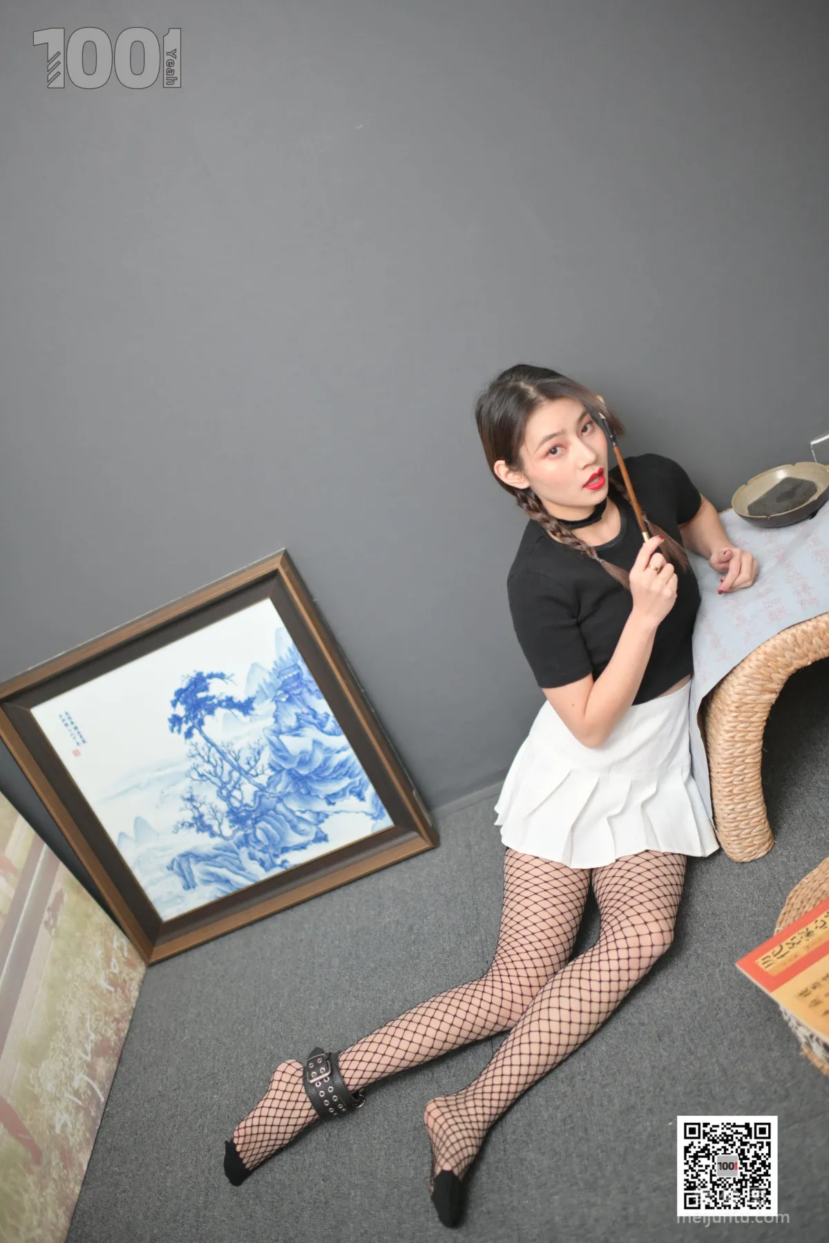 [IESS一千零一夜] 模特：真真《被囚禁在家里练字2》 网袜美脚写真集57
