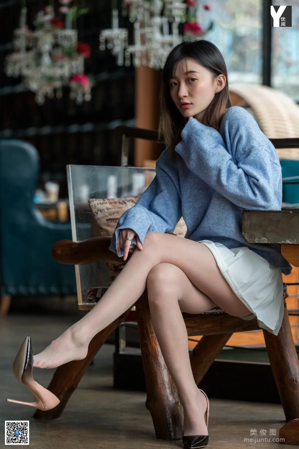[IESS異思趣向] 模特：秋秋《百褶裙少女》 肉絲高跟寫真集 37