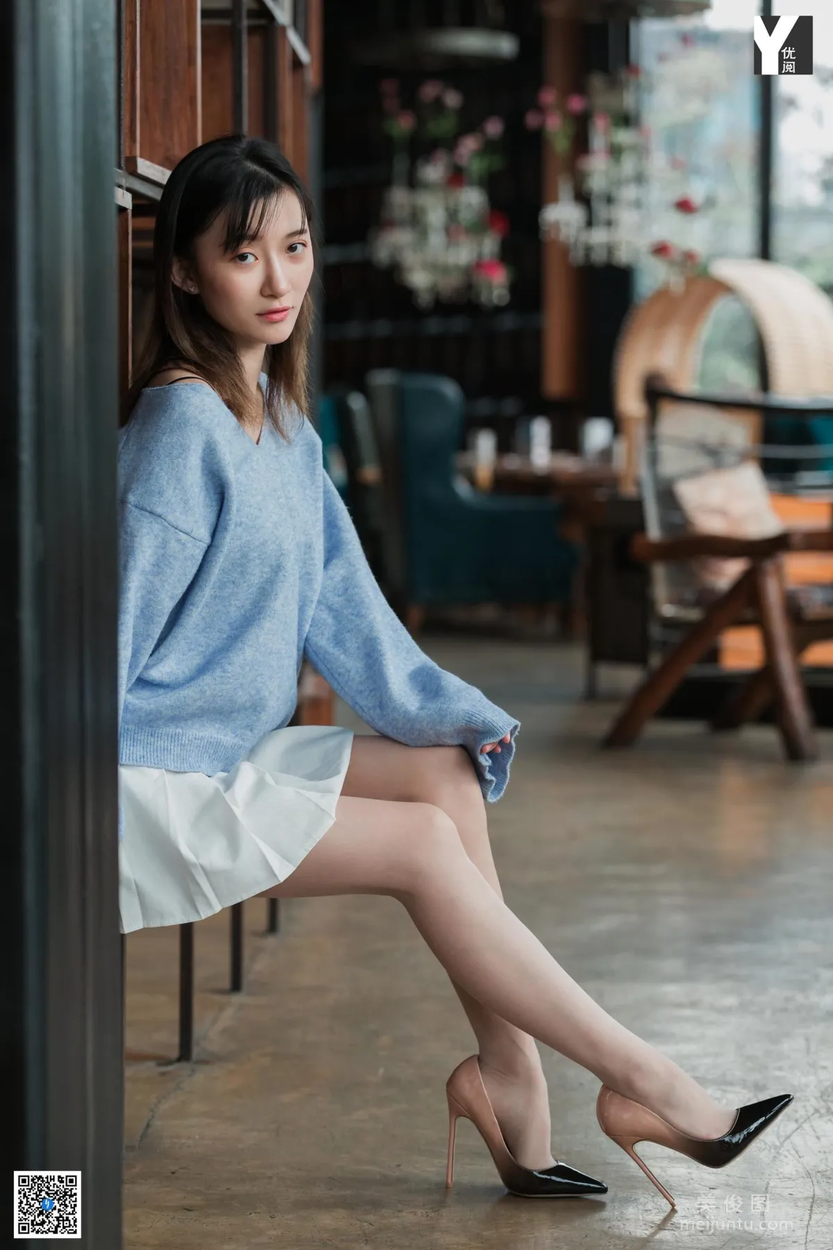 [IESS異思趣向] 模特：秋秋《百褶裙少女》 肉絲高跟寫真集 5