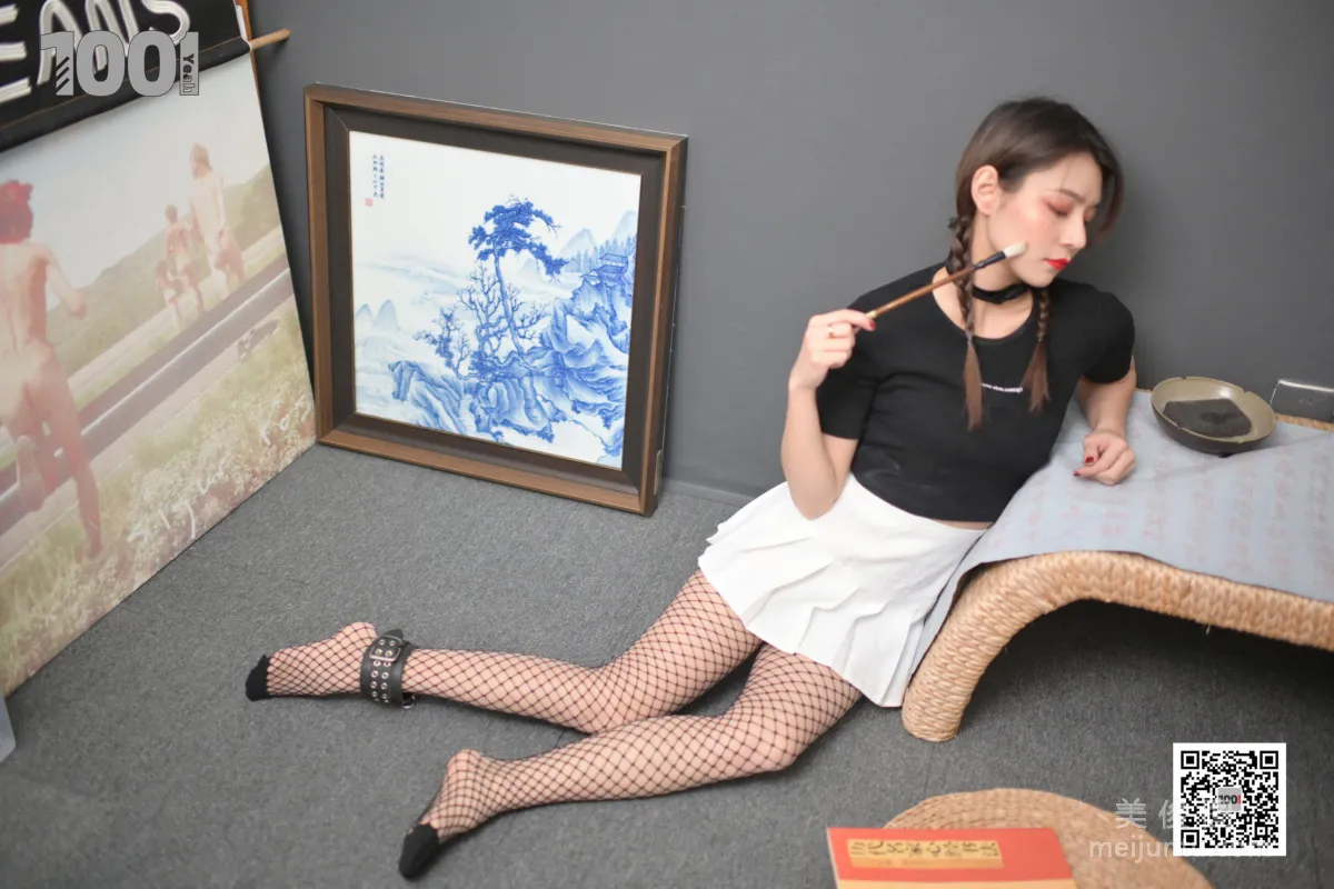 [IESS一千零一夜] 模特：真真《被囚禁在家里练字2》 网袜美脚写真集59