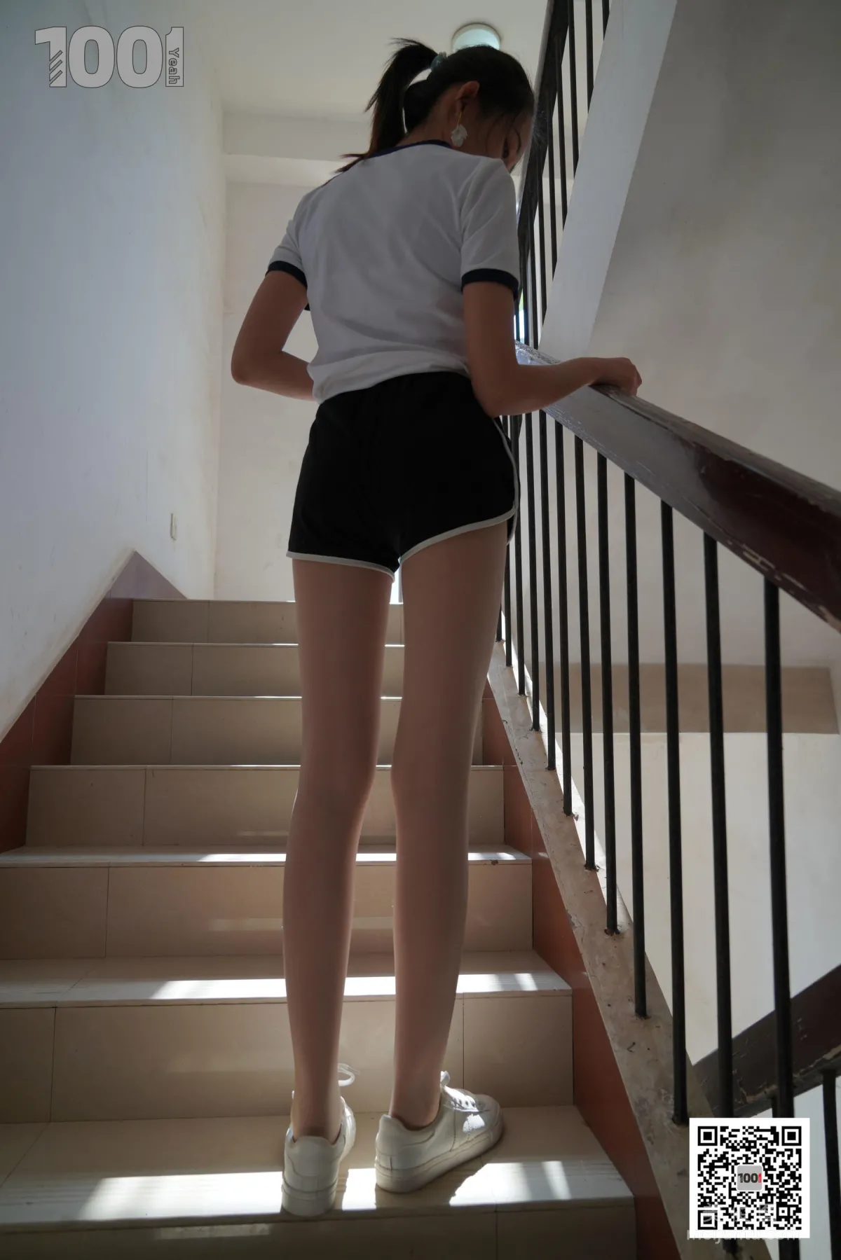 [IESS一千零一夜] 模特：西瓜《擁抱陽光1》 肉絲美腿寫真集 34