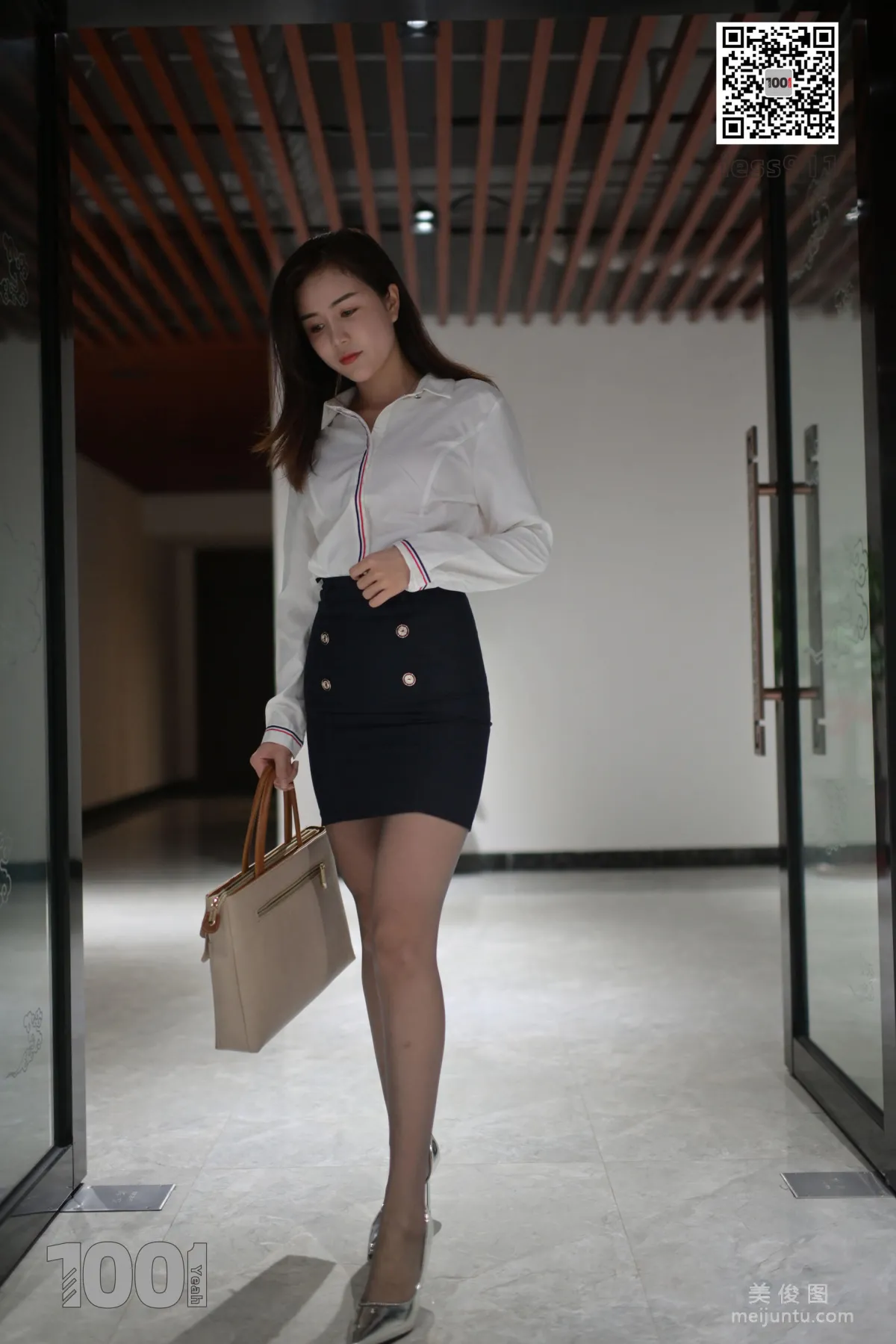 [IESS一千零一夜] 《OL下班后去健身1》 美腿写真集12