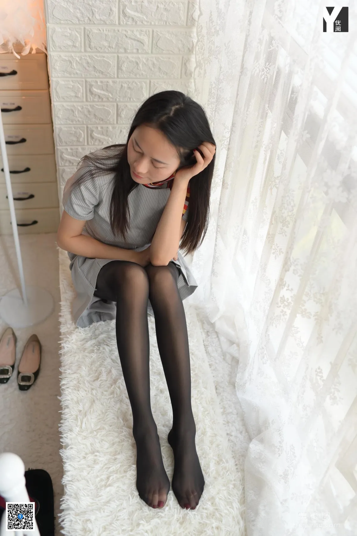 [IESS異思趣向] 模特：小小《夢中的女人》 黑絲美腳寫真集 41