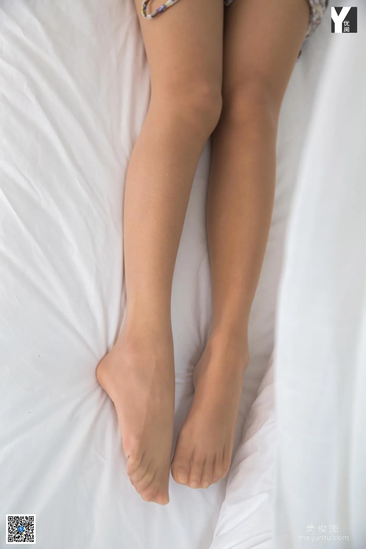 [IESS異思趣向] 模特：婉萍《初戀的碎花裙》 絲襪美腿寫真集 50