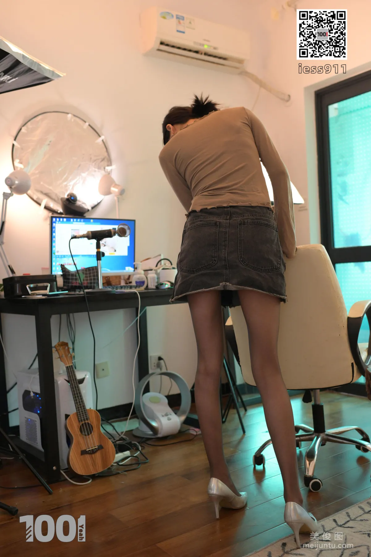 [IESS一千零一夜] 《网络女主播的私生活2》 黑丝美脚写真集15