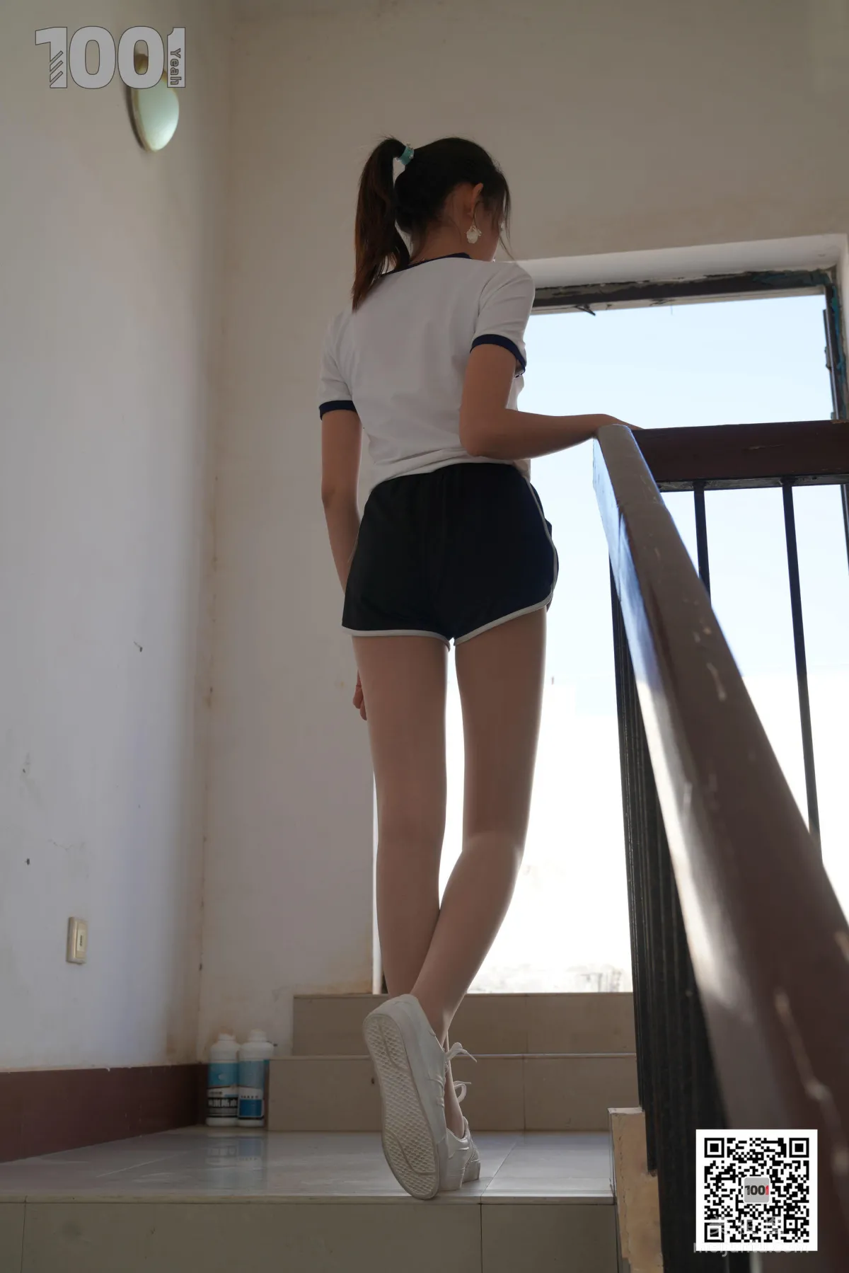 [IESS一千零一夜] 模特西瓜《擁抱陽光4》 肉絲襪美腿寫真集 56