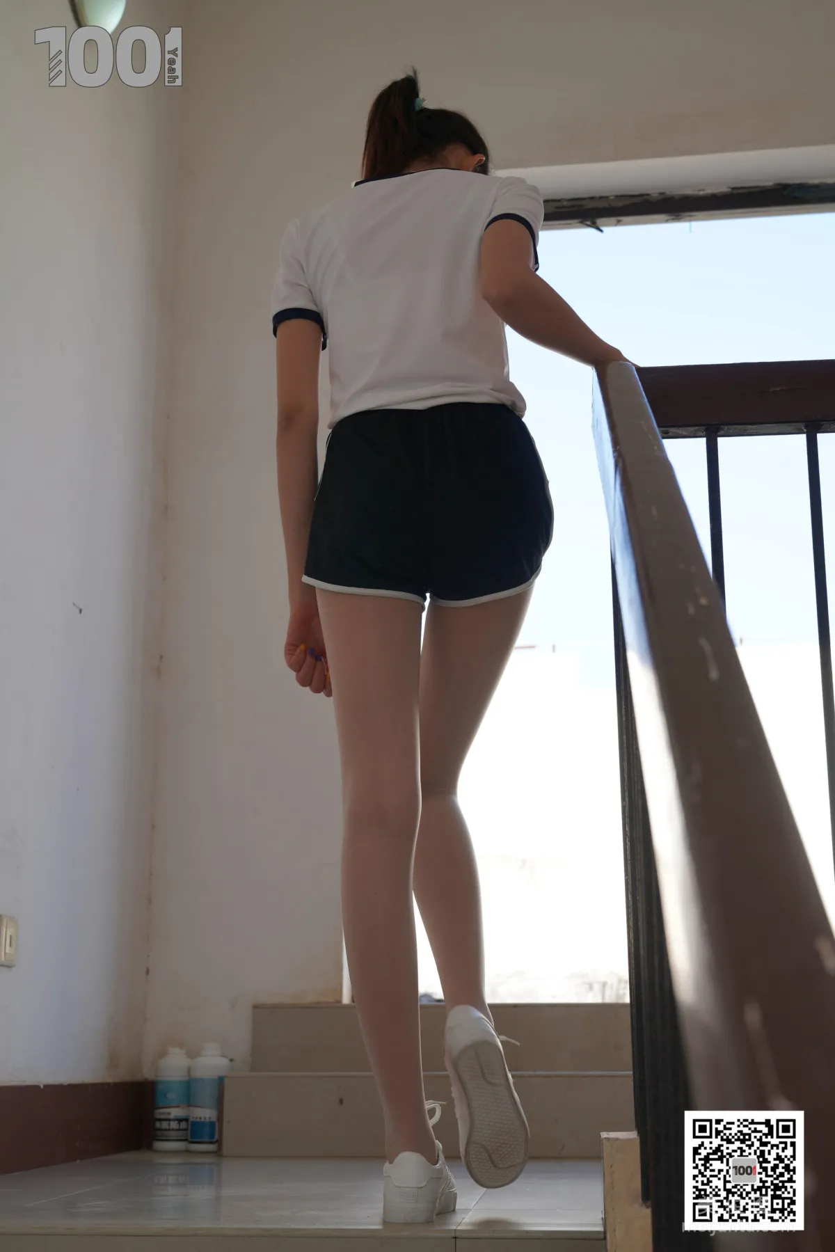 [IESS一千零一夜] 模特西瓜《擁抱陽光4》 肉絲襪美腿寫真集 89
